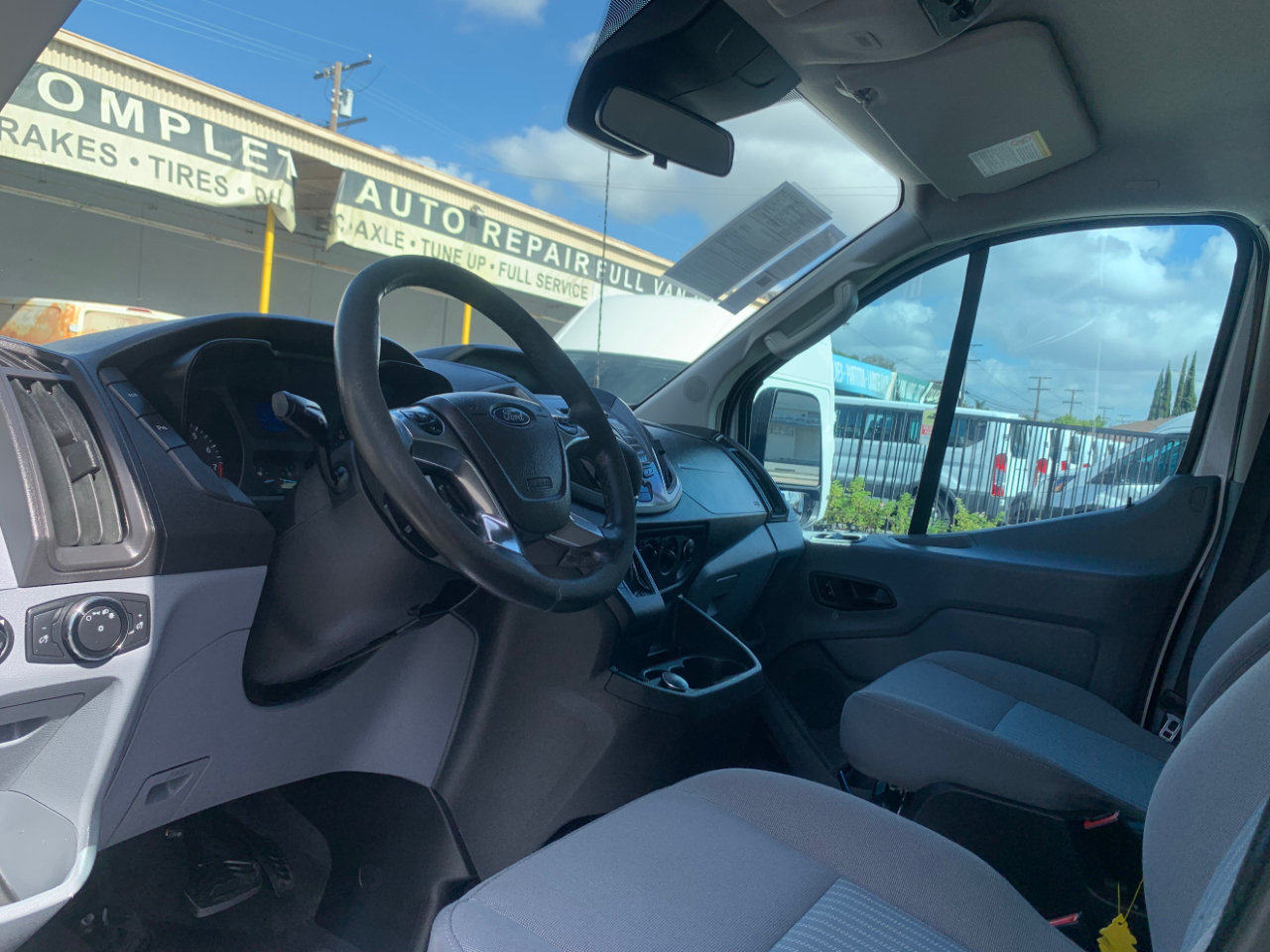 Ford Transit Wagon T-350 148" Low Roof XLT Sliding RH Dr 2017