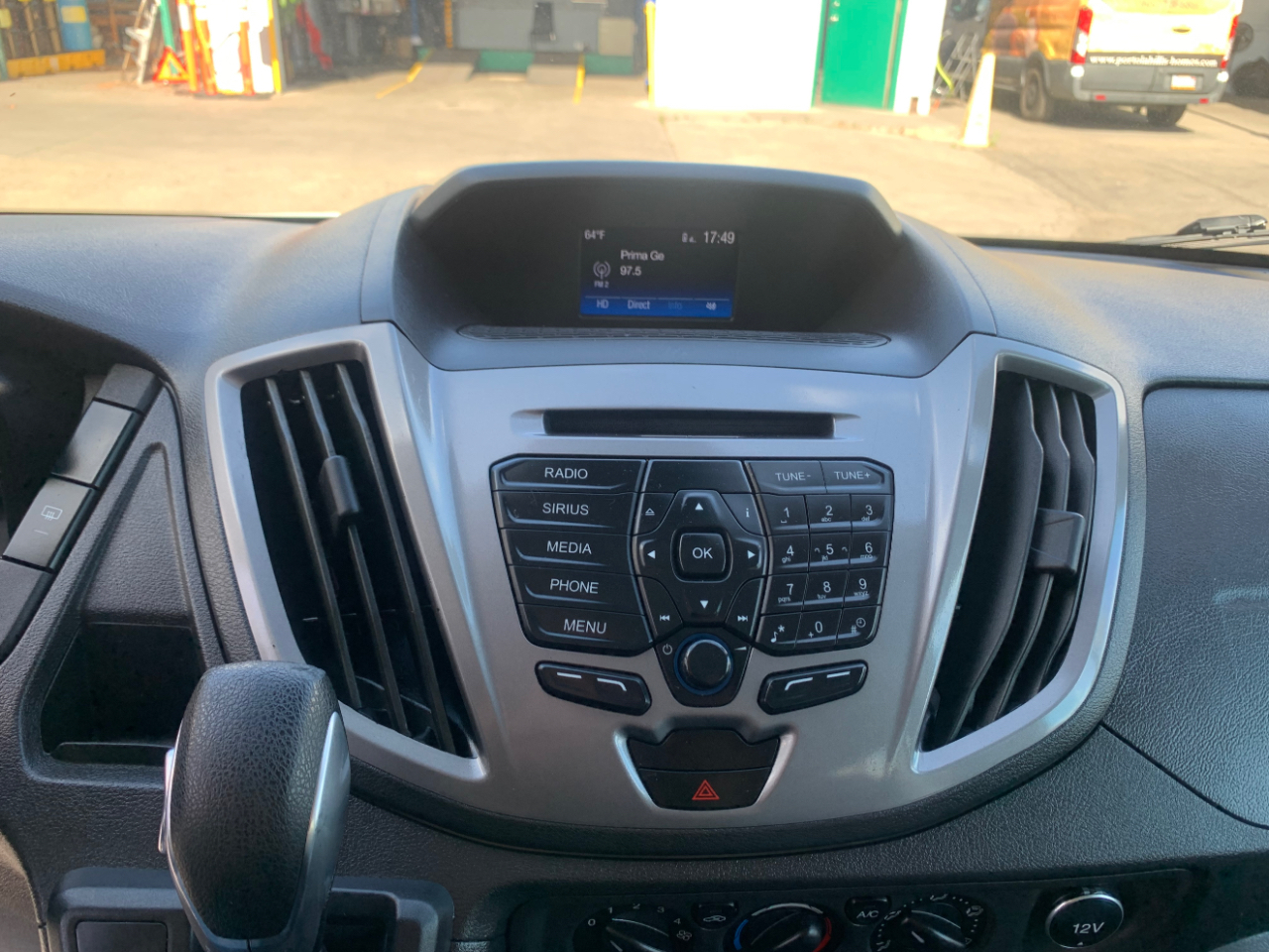 Ford Transit Wagon T-350 148" Low Roof XLT Sliding RH Dr 2017