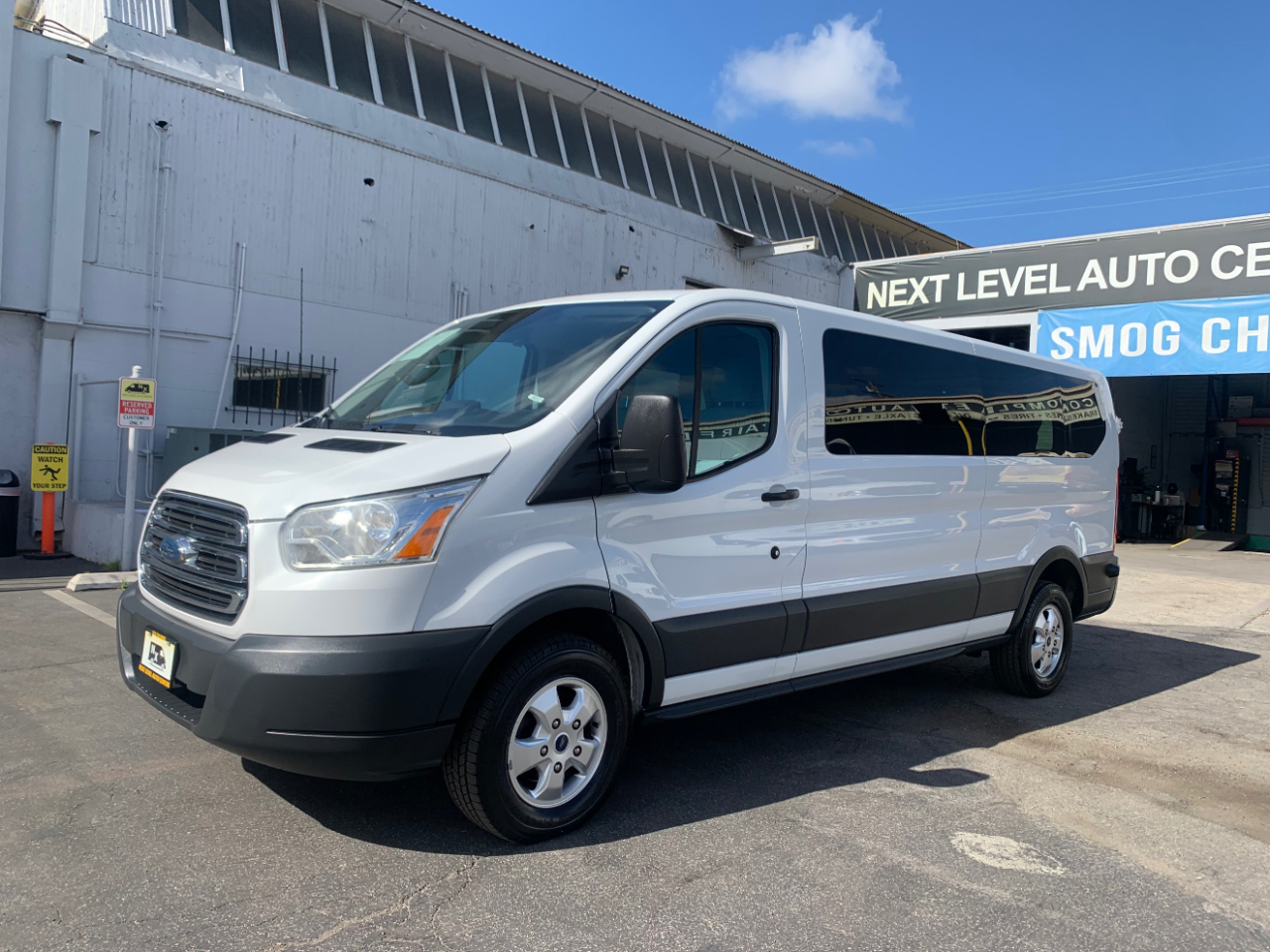 Ford Transit Wagon T-350 148" Low Roof XLT Sliding RH Dr 2017