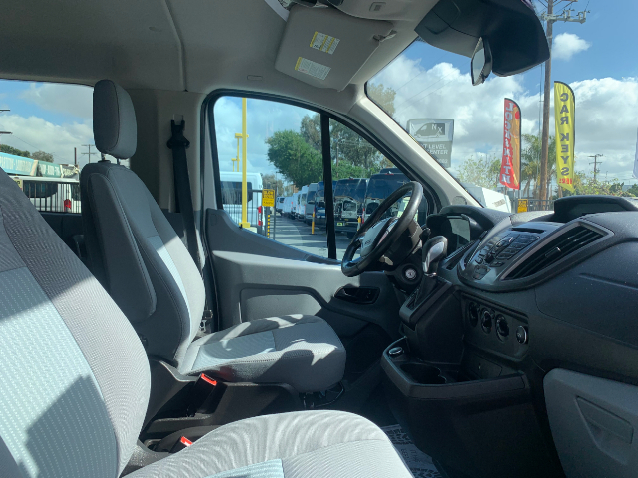 Ford Transit Wagon T-350 148" Low Roof XLT Sliding RH Dr 2017