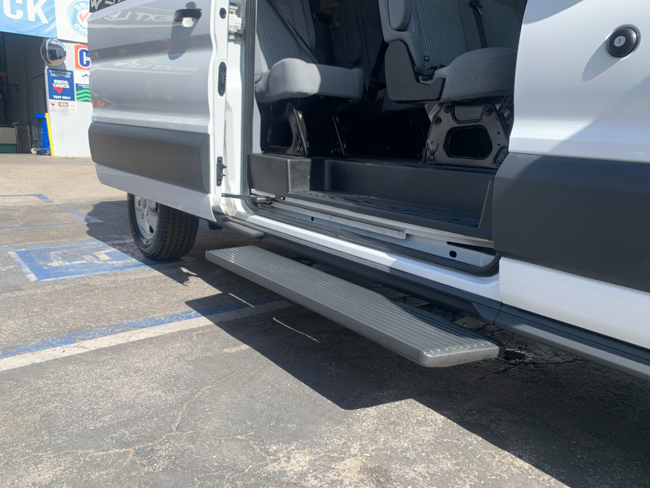 Ford Transit Wagon T-350 148" Low Roof XLT Sliding RH Dr 2017