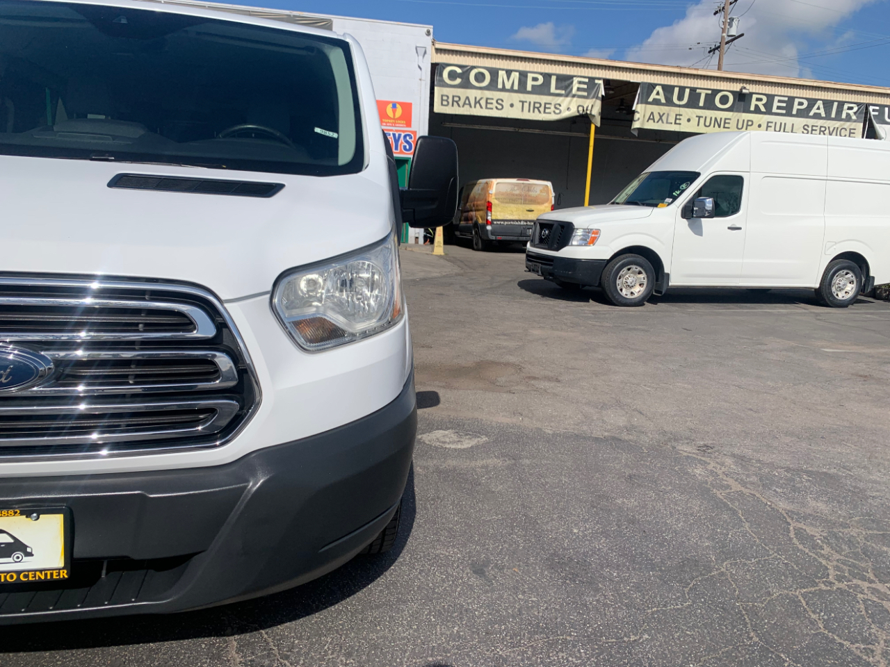 Ford Transit Wagon T-350 148" Low Roof XLT Sliding RH Dr 2017