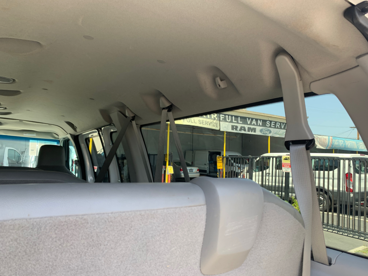 Ford Econoline Wagon E-350 Super Duty XL 2011