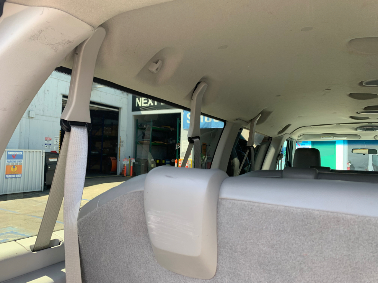 Ford Econoline Wagon E-350 Super Duty XL 2011