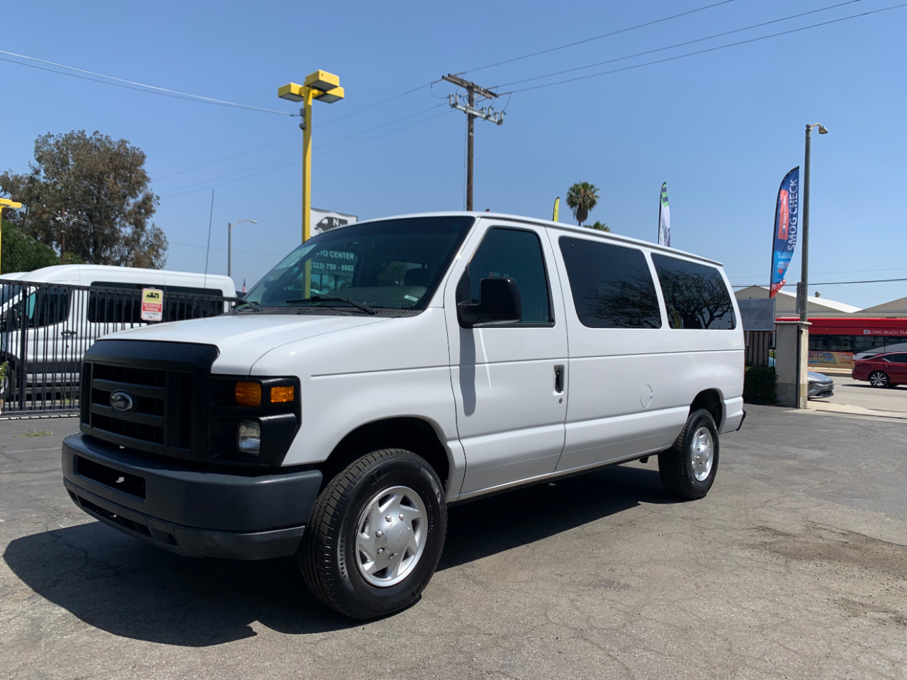 Ford Econoline Wagon E-350 Super Duty XL 2011