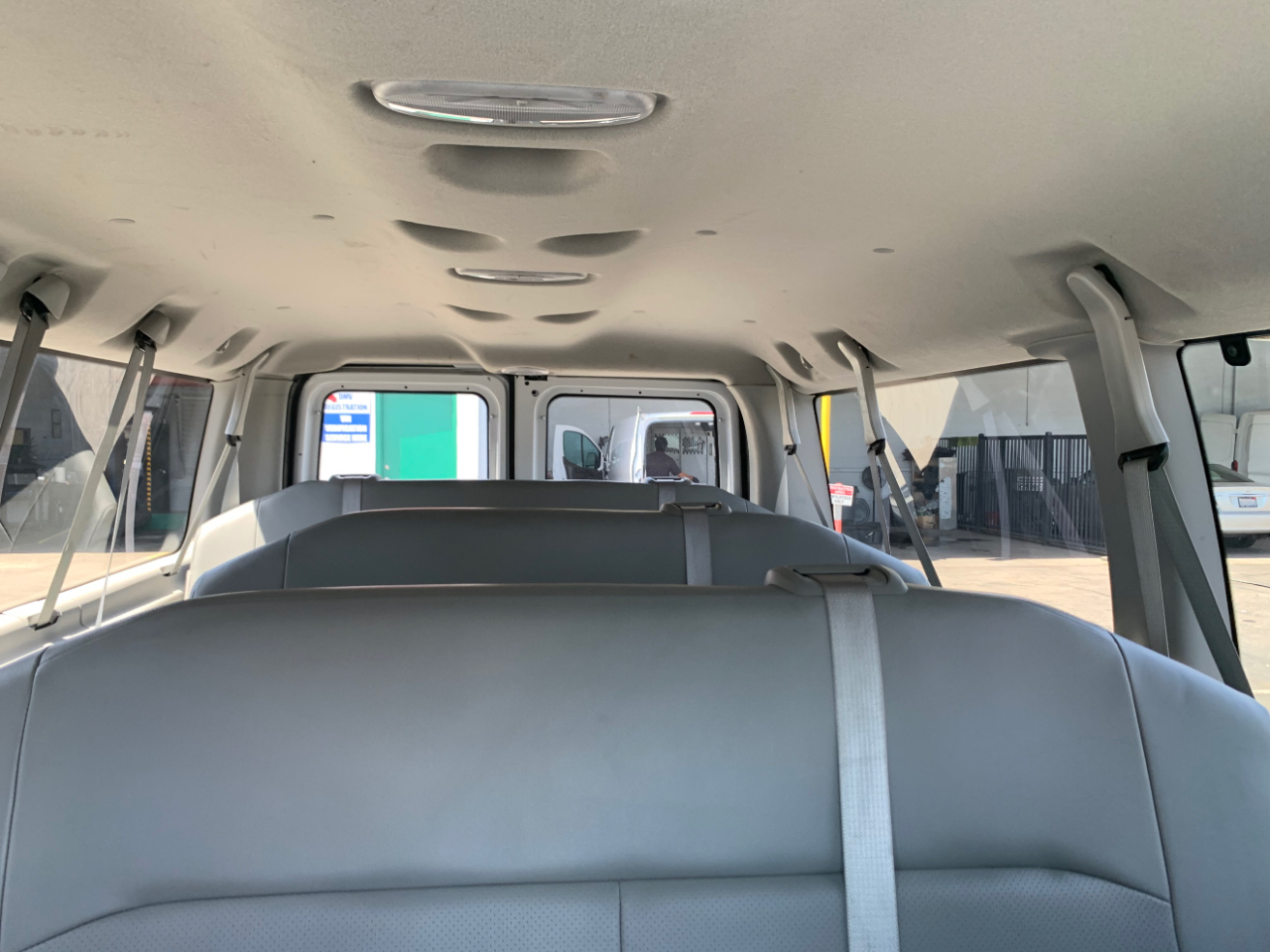 Ford Econoline Wagon E-350 Super Duty XL 2011