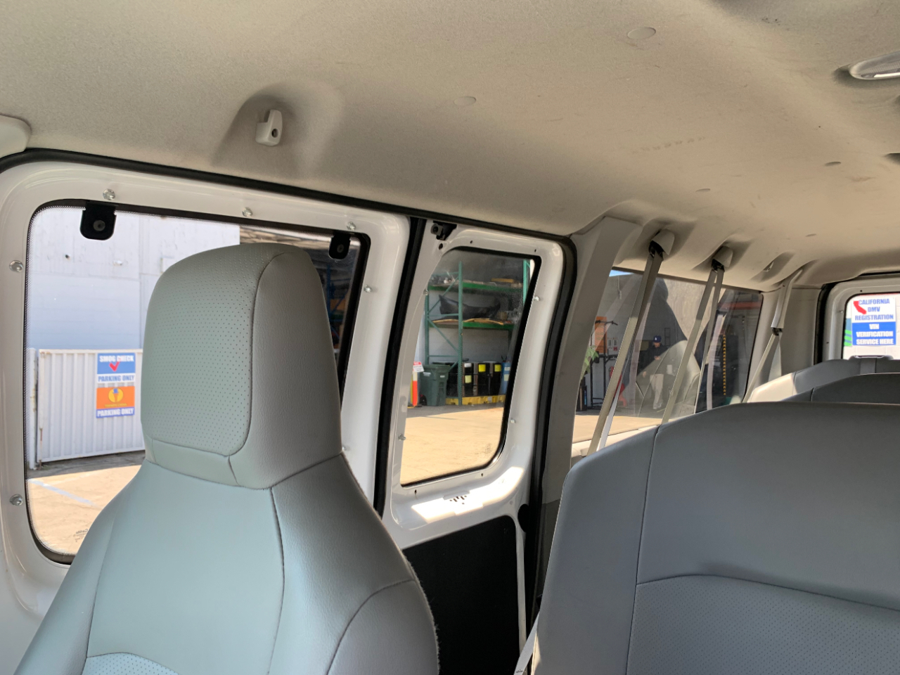 Ford Econoline Wagon E-350 Super Duty XL 2011