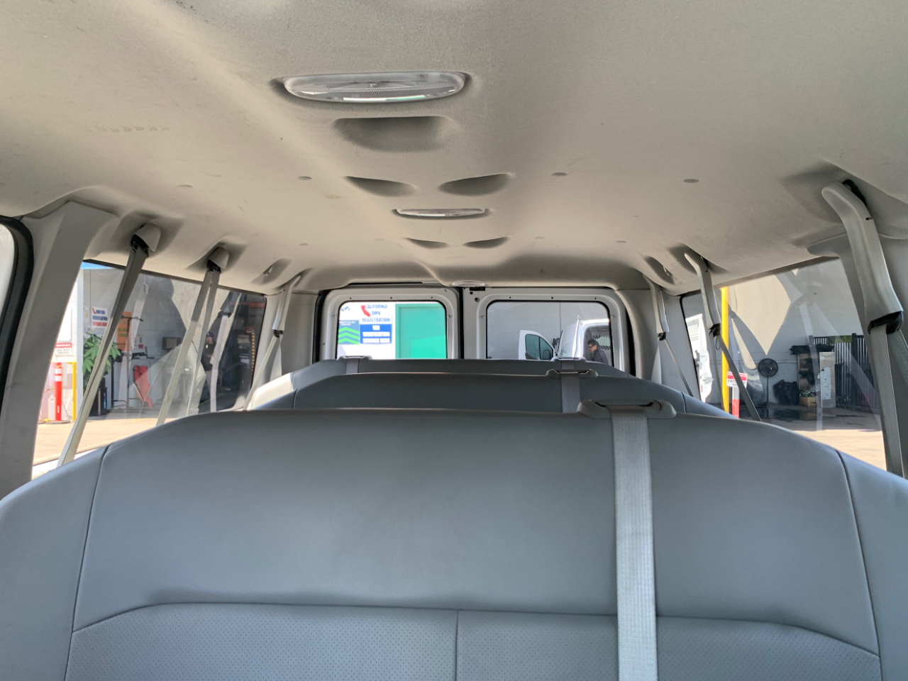 Ford Econoline Wagon E-350 Super Duty XL 2011