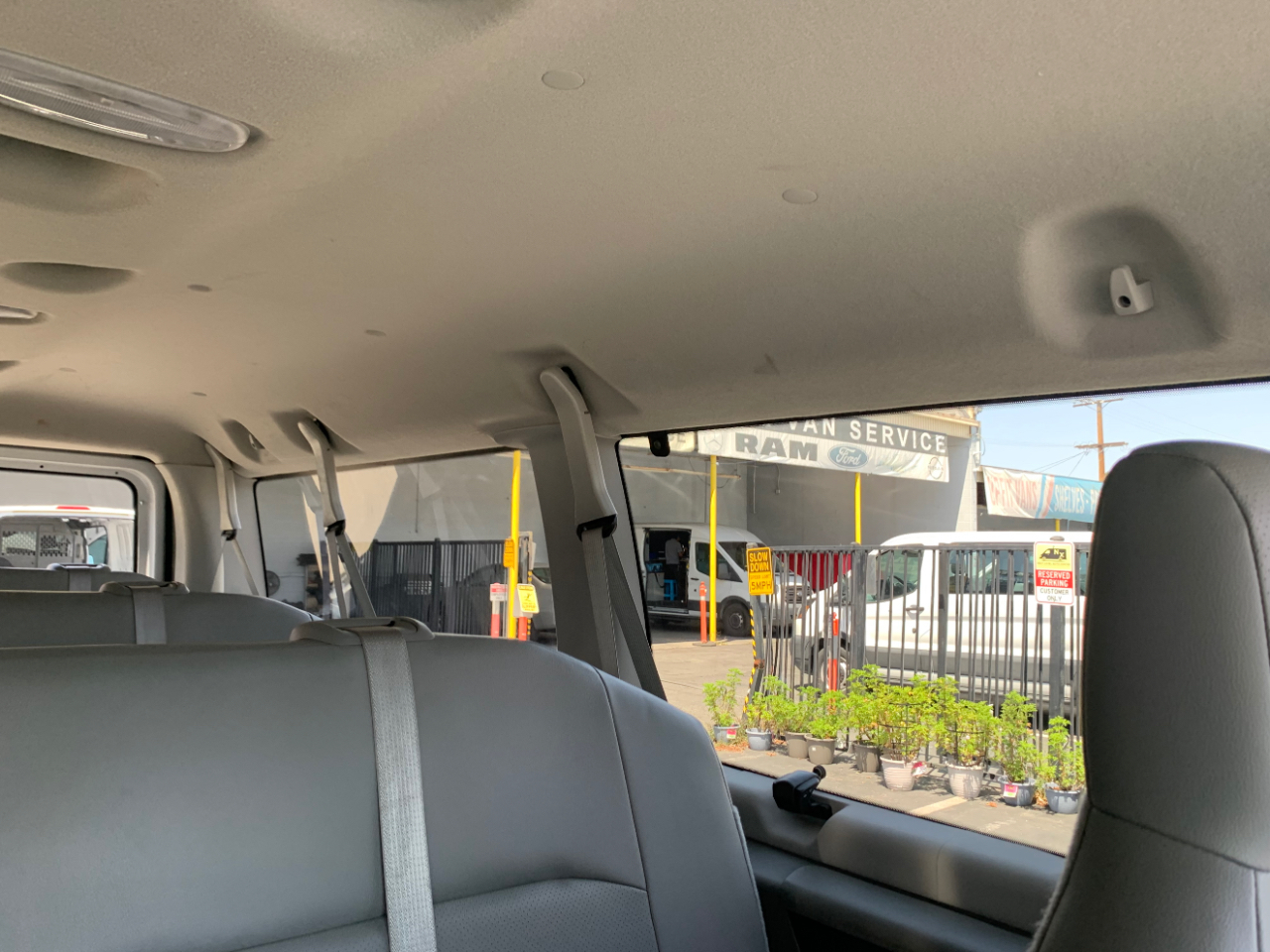 Ford Econoline Wagon E-350 Super Duty XL 2011