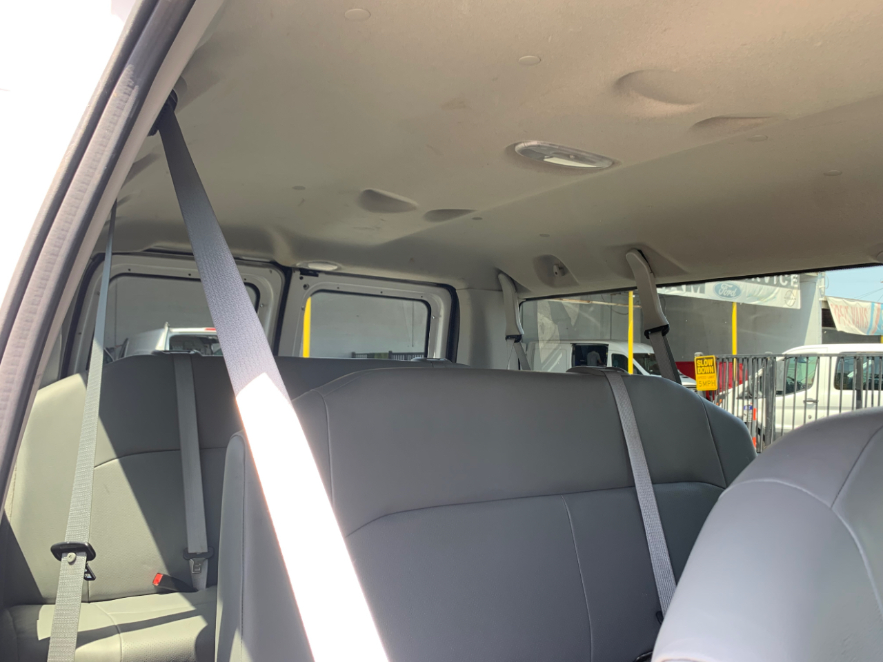 Ford Econoline Wagon E-350 Super Duty XL 2011