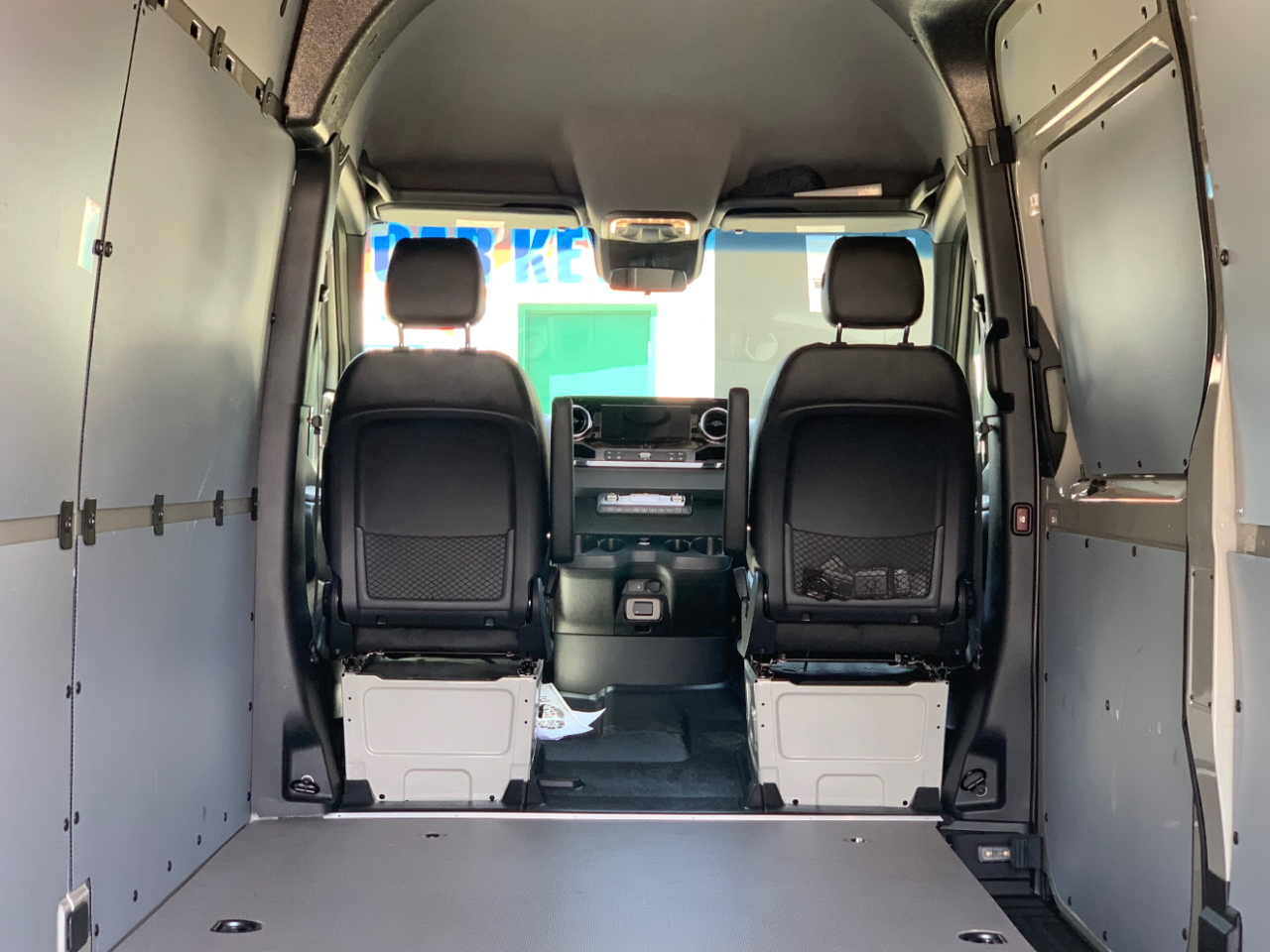 Mercedes-Benz Sprinter Van 2500 High Roof V6 170" RWD 2022