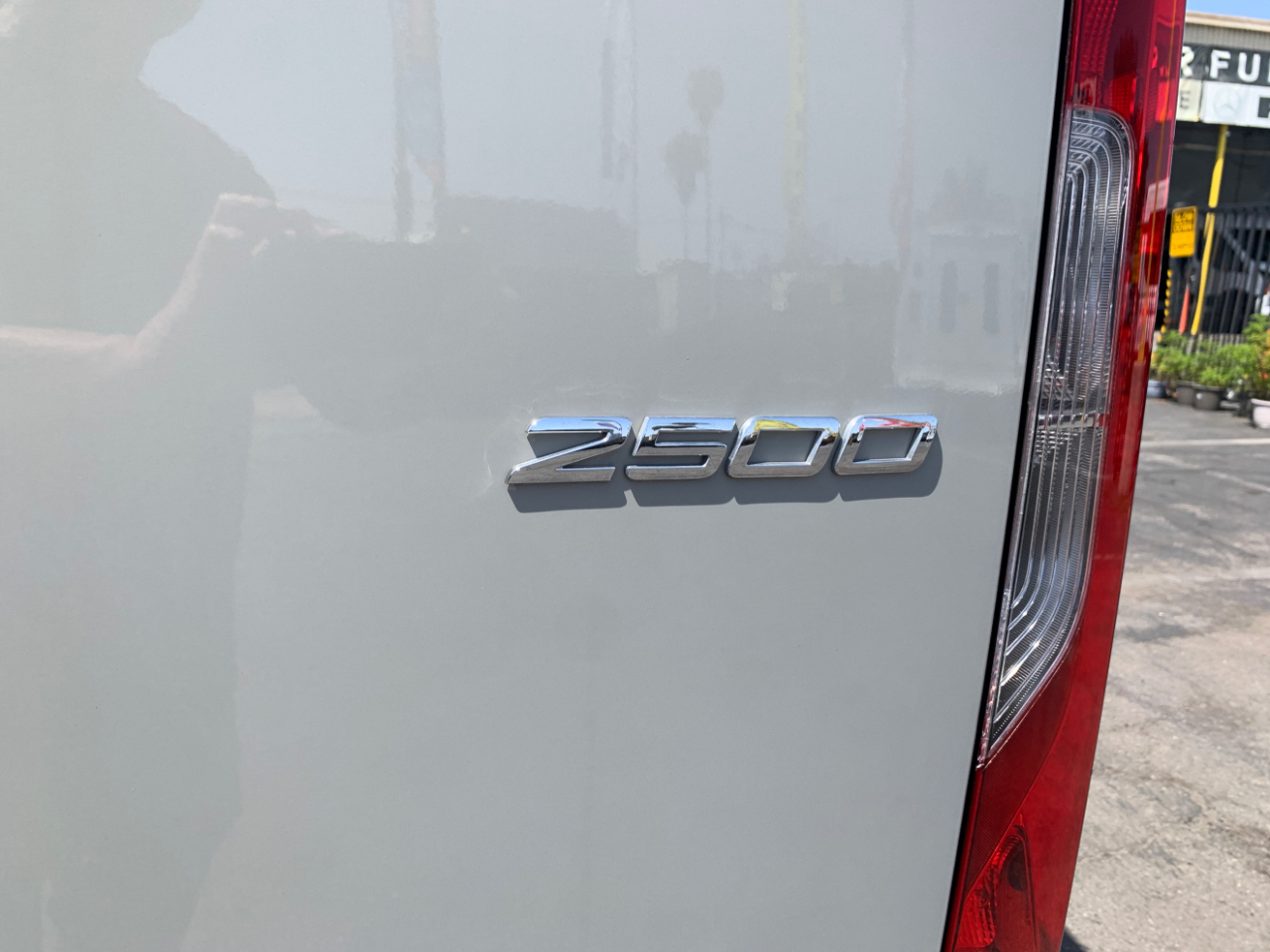 Mercedes-Benz Sprinter Van 2500 High Roof V6 170" RWD 2022