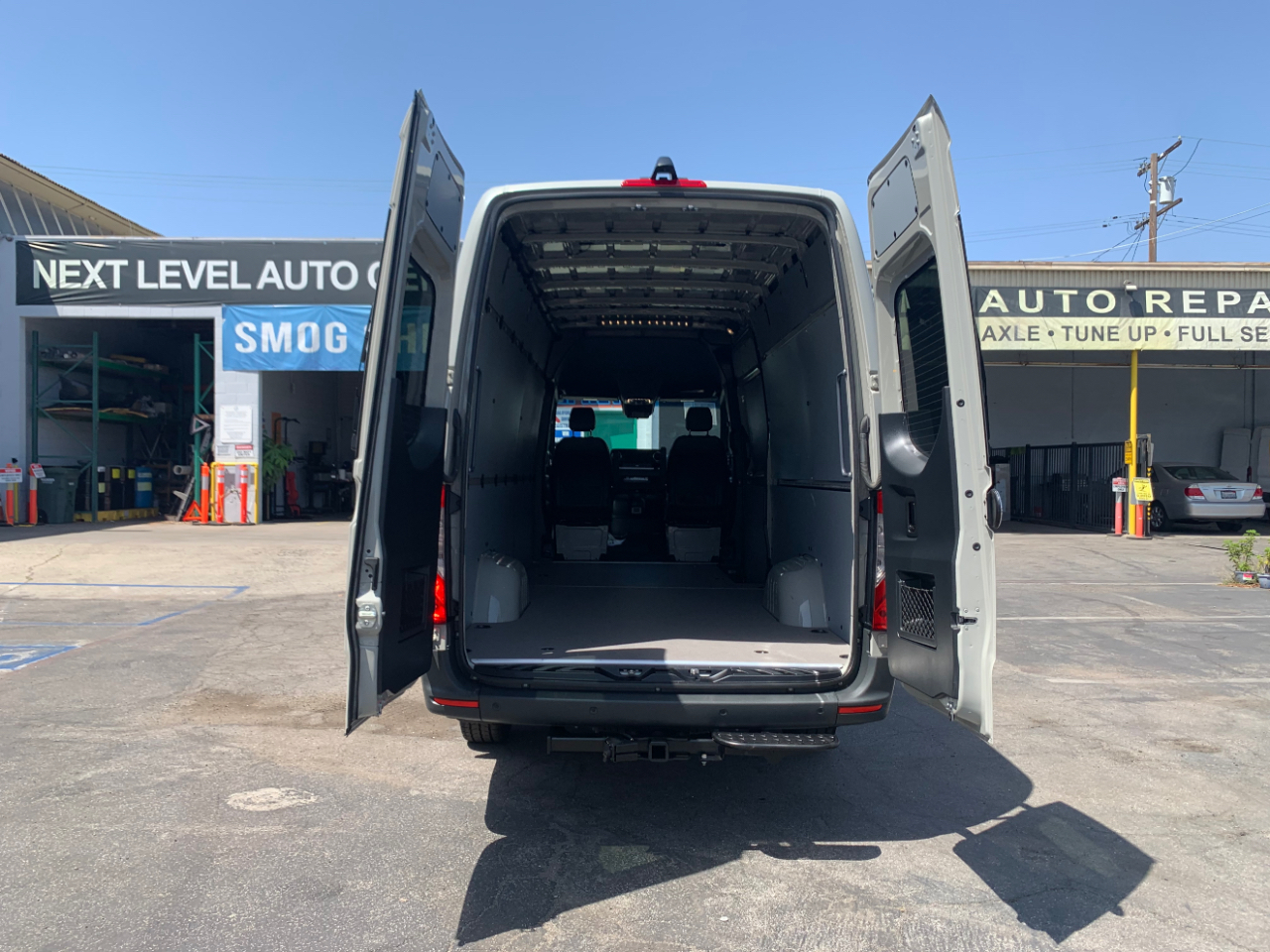 Mercedes-Benz Sprinter Van 2500 High Roof V6 170" RWD 2022