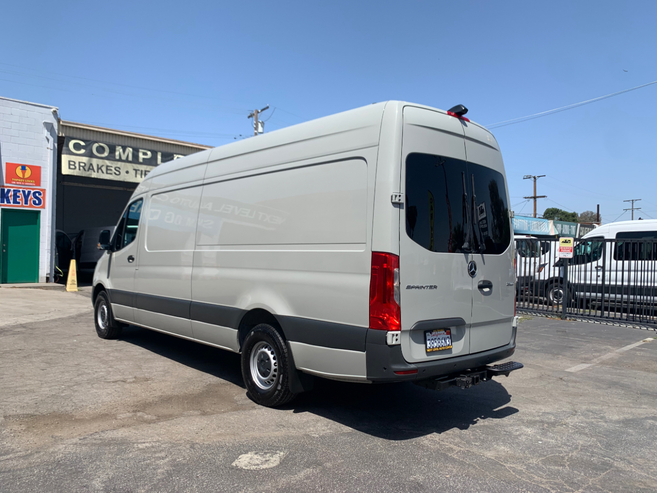 Mercedes-Benz Sprinter Van 2500 High Roof V6 170" RWD 2022