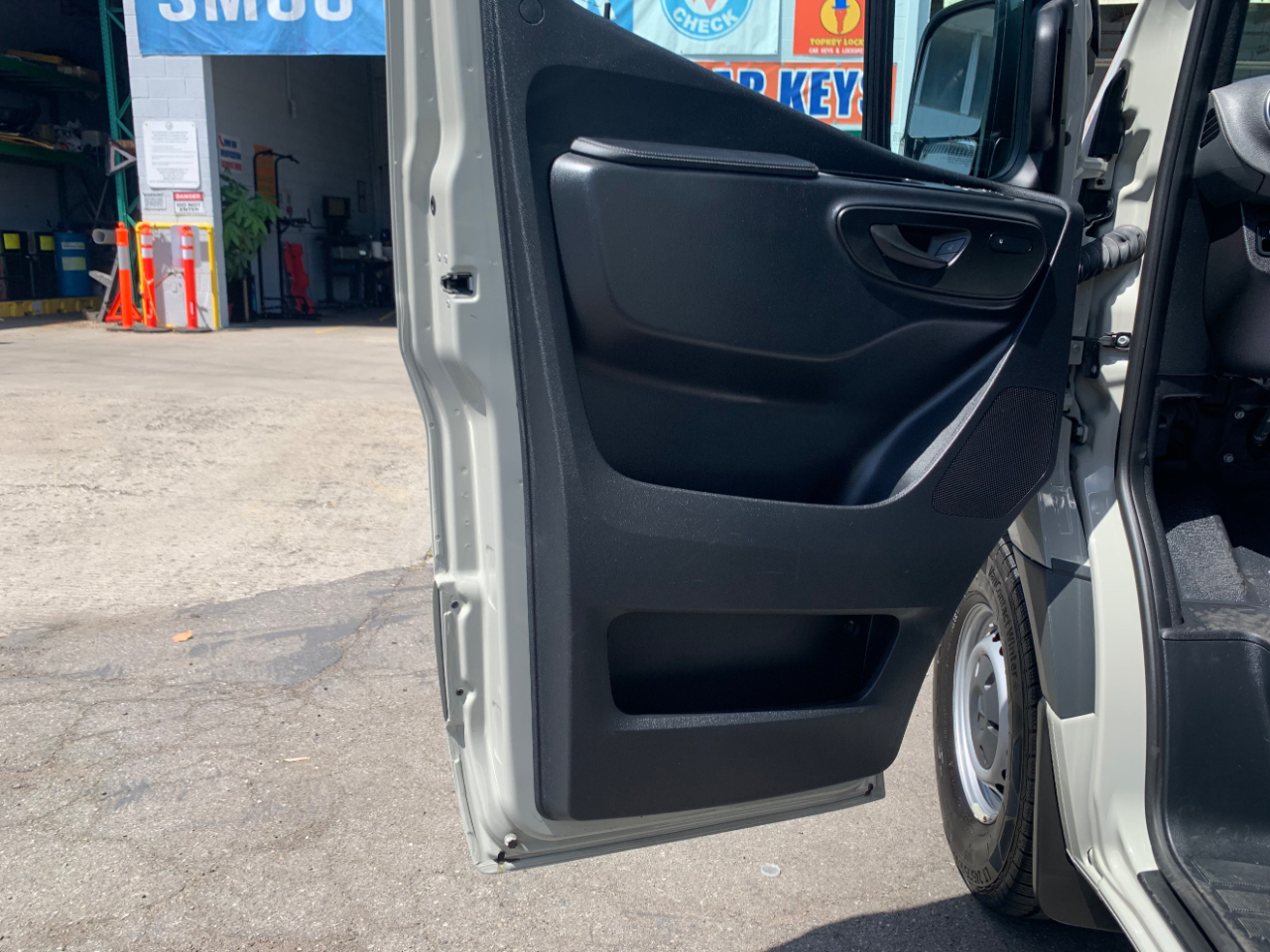 Mercedes-Benz Sprinter Van 2500 High Roof V6 170" RWD 2022