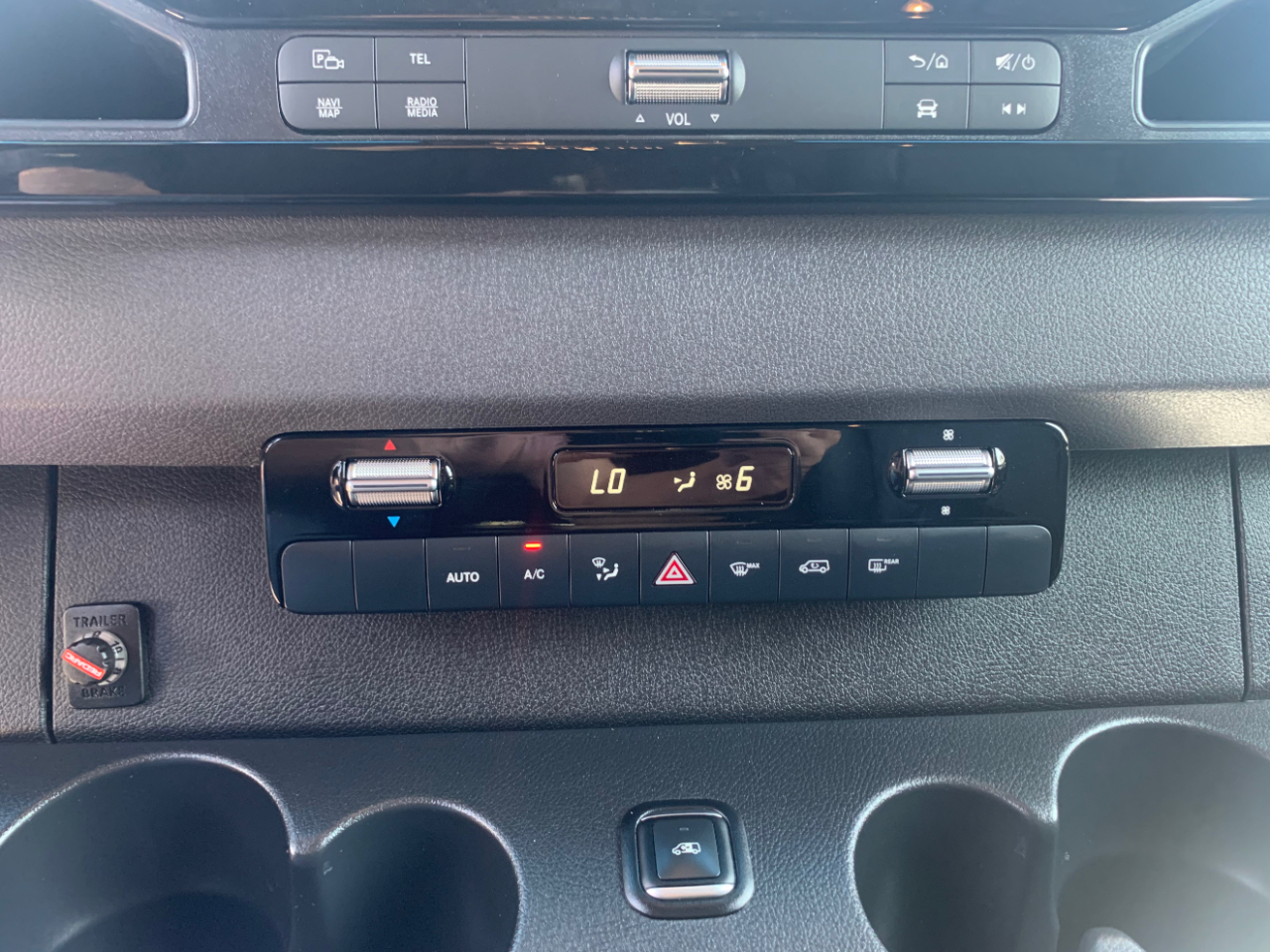 Mercedes-Benz Sprinter Van 2500 High Roof V6 170" RWD 2022