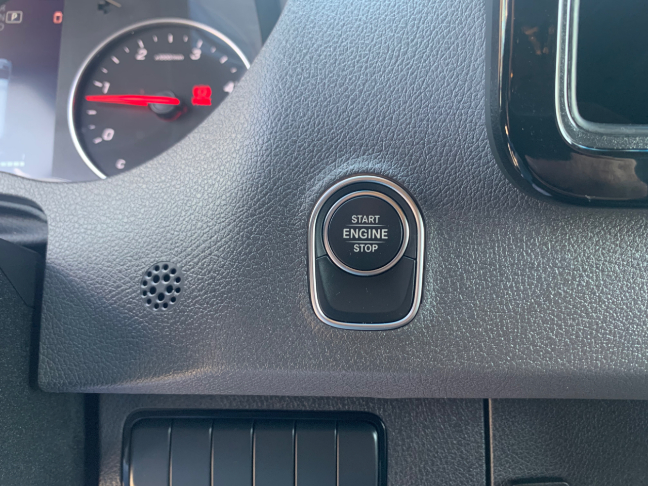 Mercedes-Benz Sprinter Van 2500 High Roof V6 170" RWD 2022