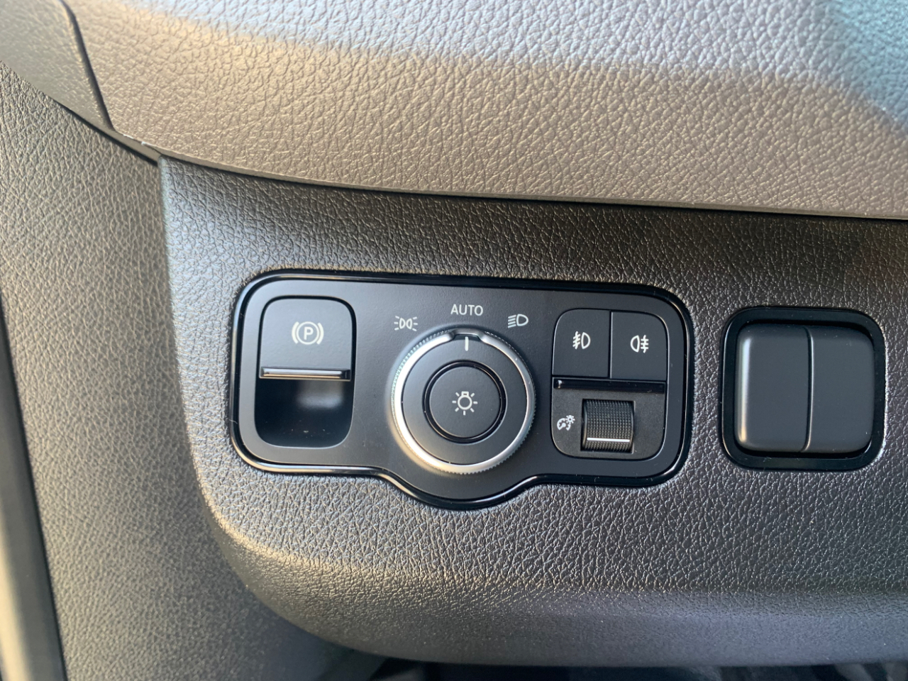 Mercedes-Benz Sprinter Van 2500 High Roof V6 170" RWD 2022