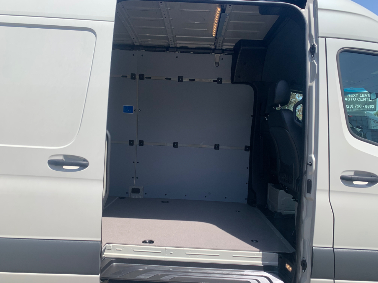 Mercedes-Benz Sprinter Van 2500 High Roof V6 170" RWD 2022