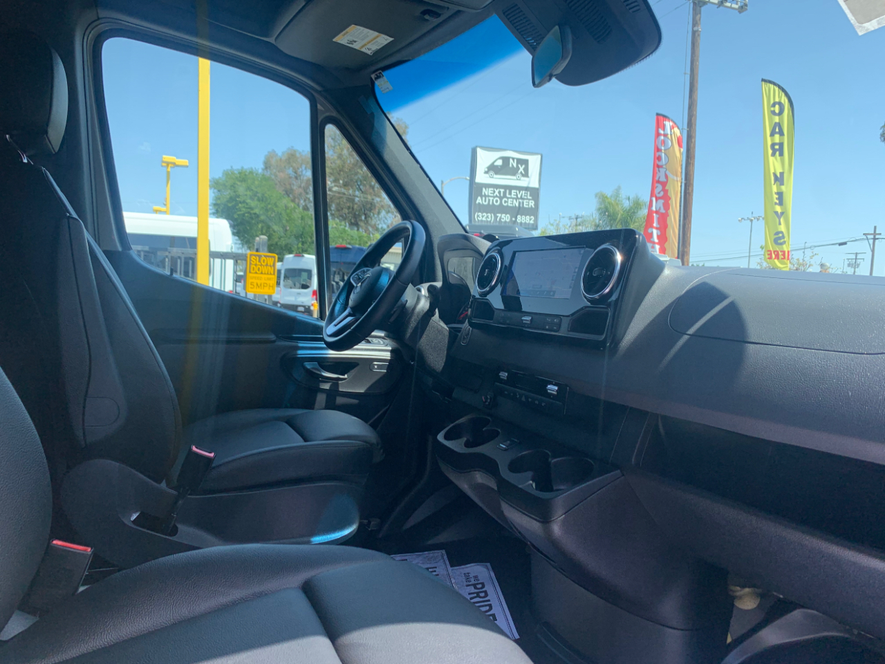 Mercedes-Benz Sprinter Van 2500 High Roof V6 170" RWD 2022