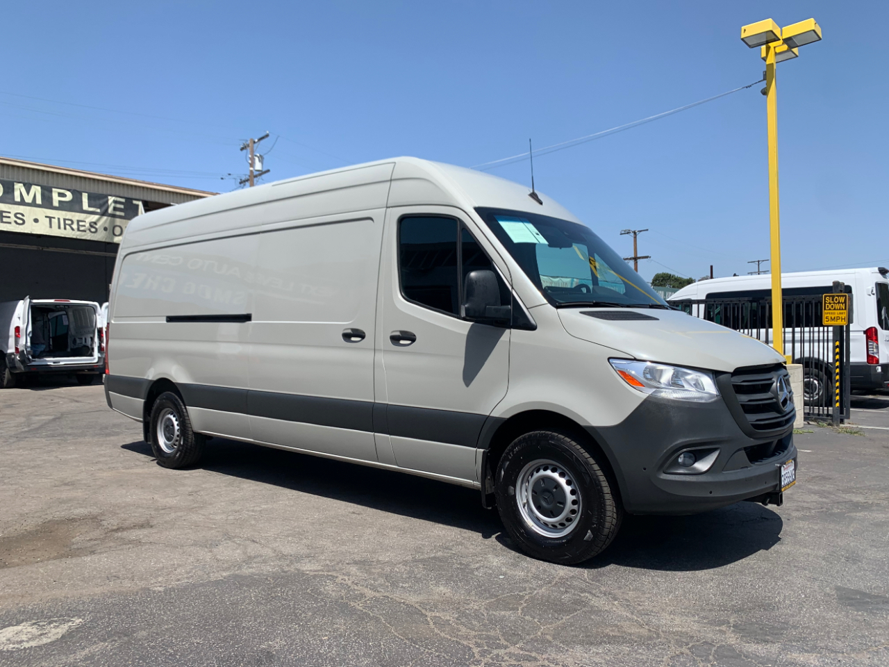 Mercedes-Benz Sprinter Van 2500 High Roof V6 170" RWD 2022