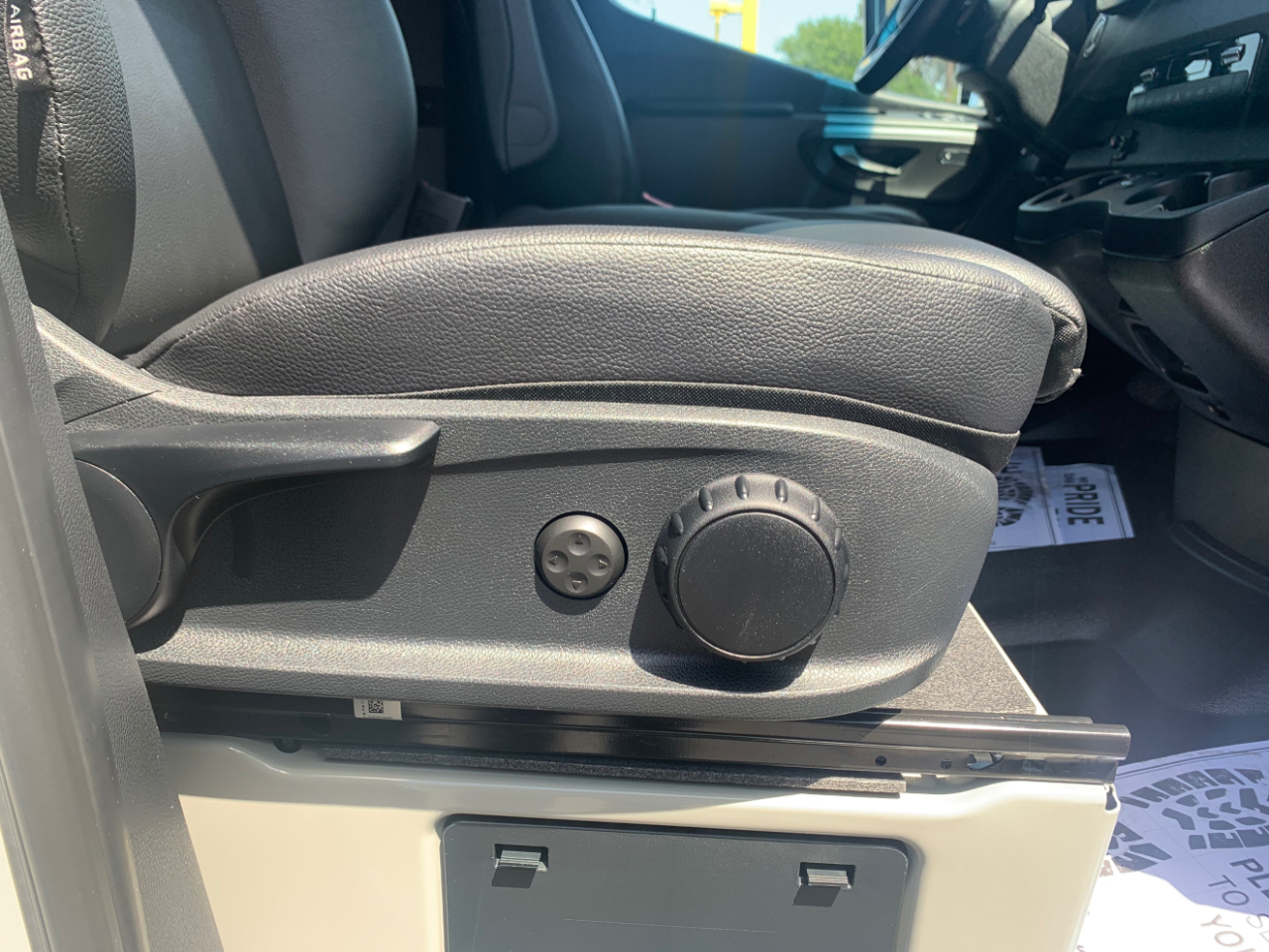 Mercedes-Benz Sprinter Van 2500 High Roof V6 170" RWD 2022