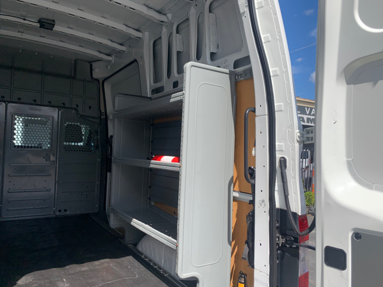 Nissan NV Cargo NV2500 HD High Roof V8 SV 2019