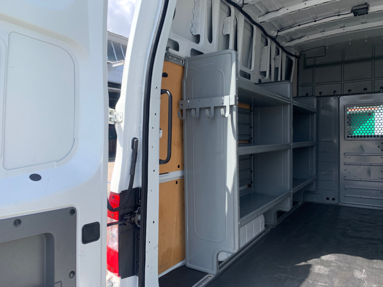 Nissan NV Cargo NV2500 HD High Roof V8 SV 2019