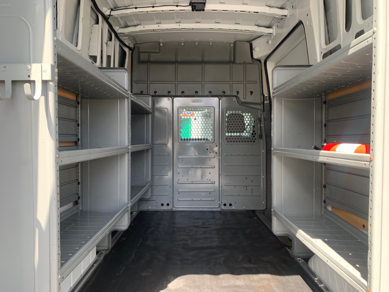 Nissan NV Cargo NV2500 HD High Roof V8 SV 2019