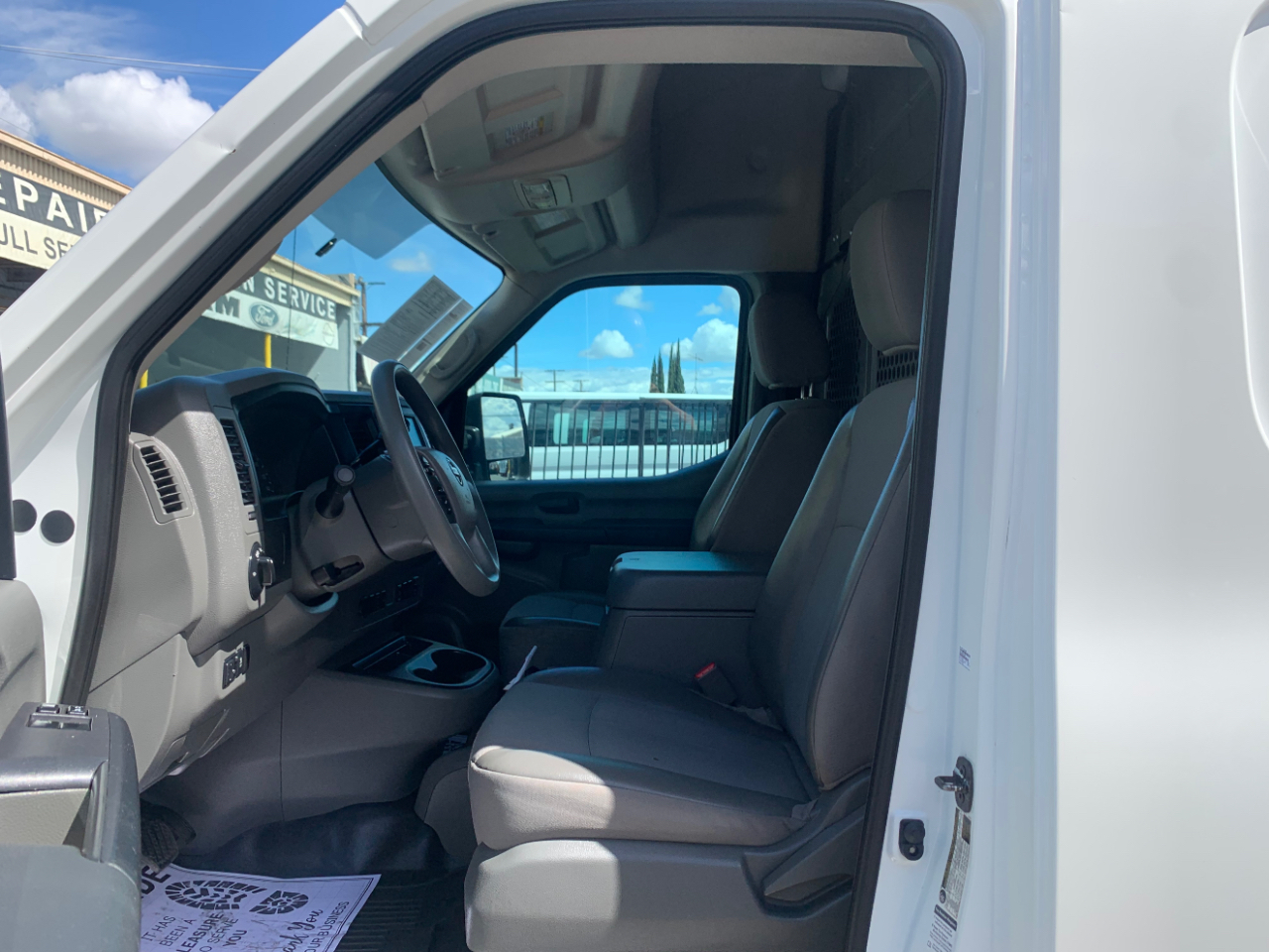 Nissan NV Cargo NV2500 HD High Roof V8 SV 2019