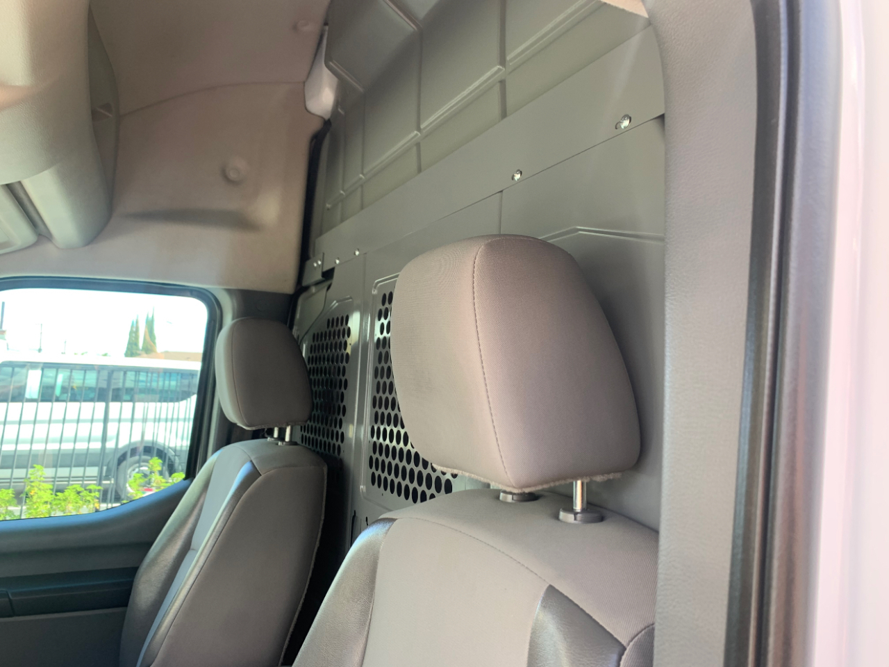 Nissan NV Cargo NV2500 HD High Roof V8 SV 2019