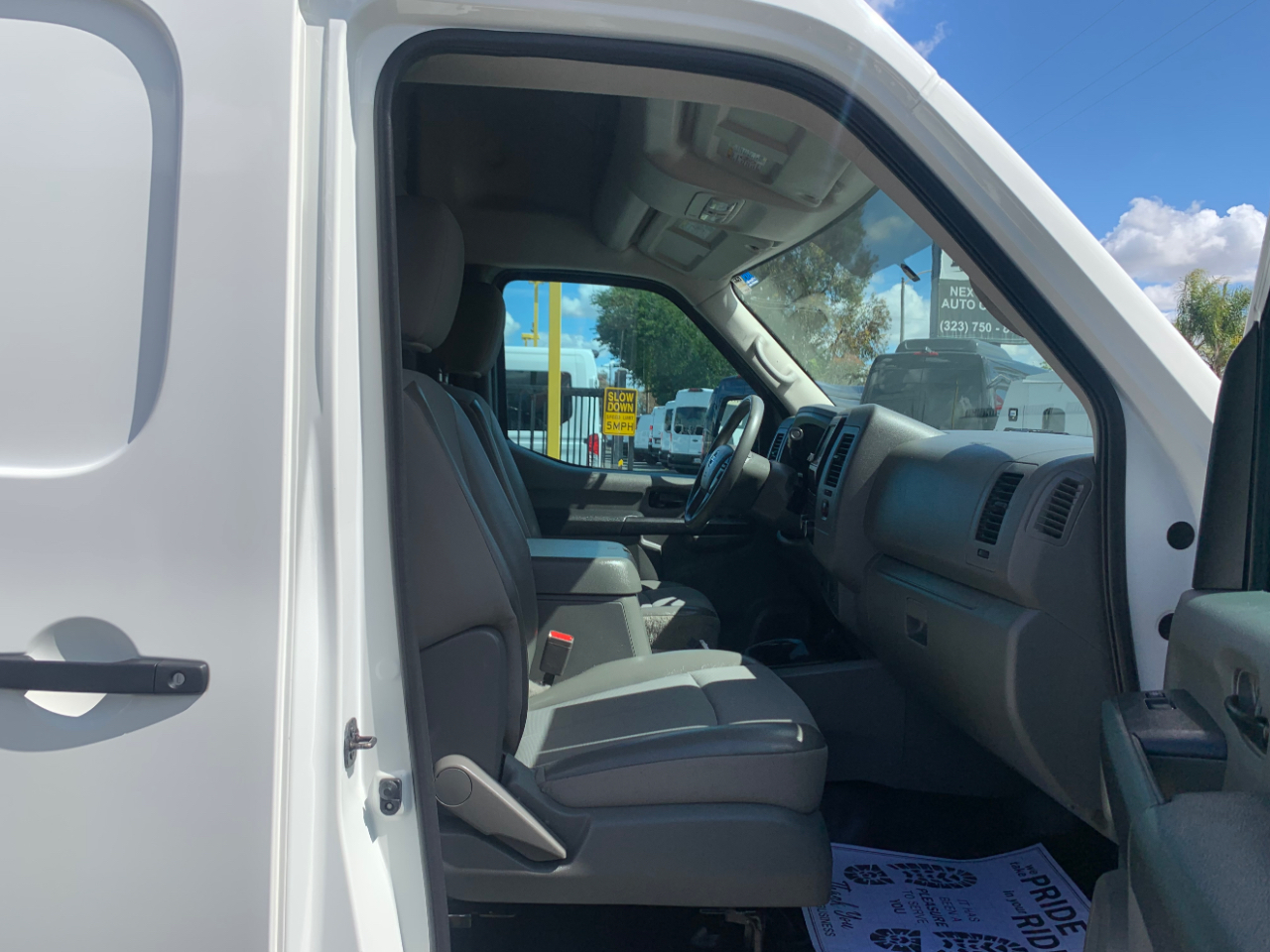 Nissan NV Cargo NV2500 HD High Roof V8 SV 2019