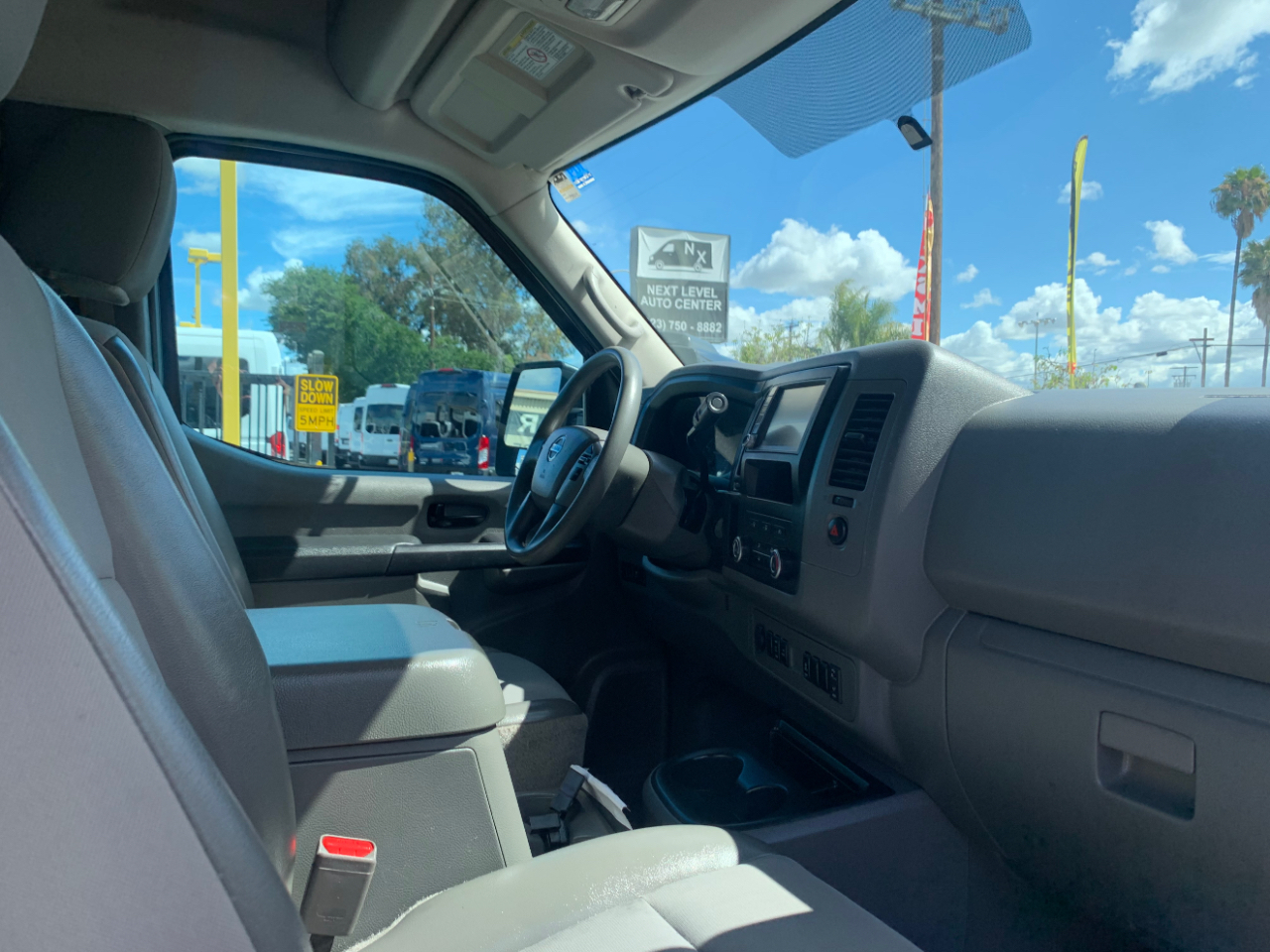 Nissan NV Cargo NV2500 HD High Roof V8 SV 2019