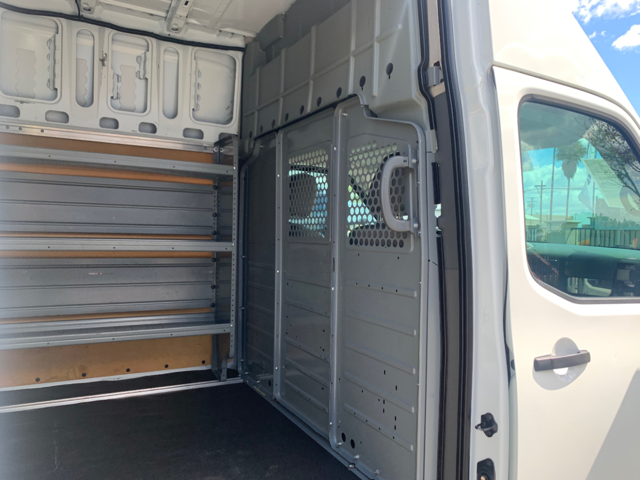 Nissan NV Cargo NV2500 HD High Roof V8 SV 2019