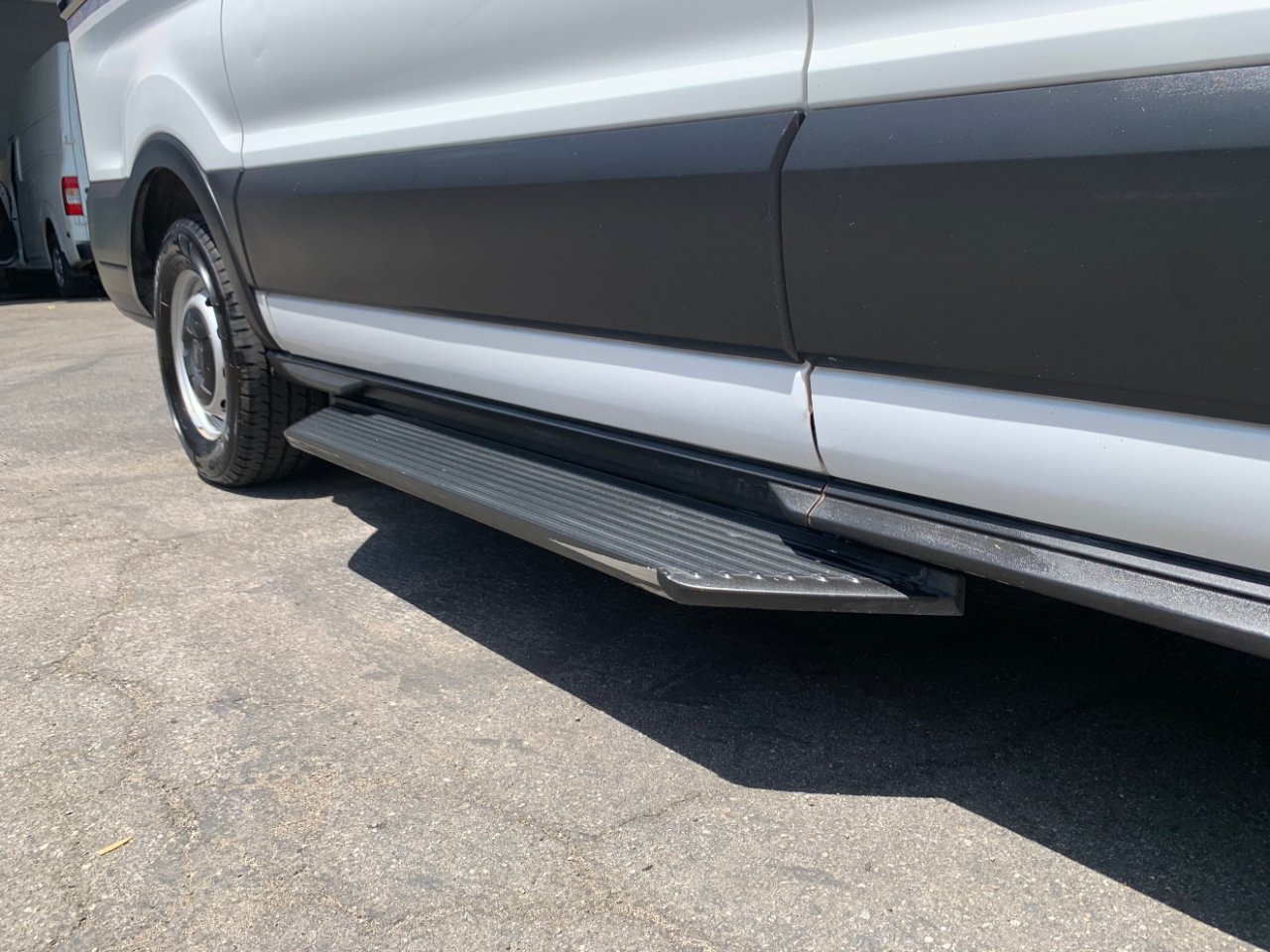 Ford Transit Passenger Wagon T-150 130" Med Roof XLT Sliding RH Dr 2019