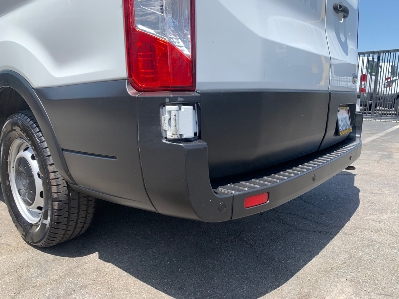 Ford Transit Passenger Wagon T-150 130" Med Roof XLT Sliding RH Dr 2019