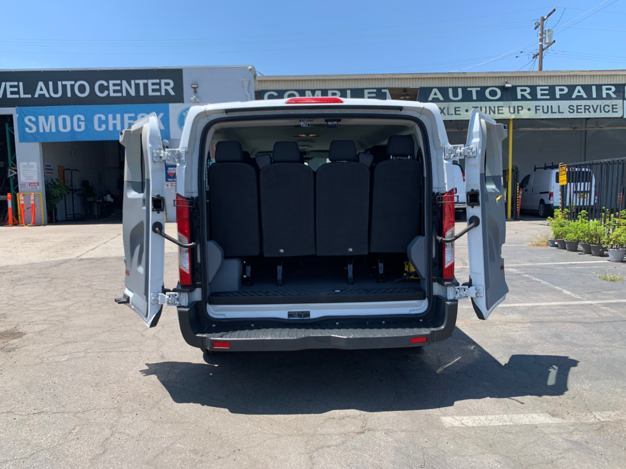 Ford Transit Passenger Wagon T-350 148" Low Roof XLT Swing-Out RH Dr 2018
