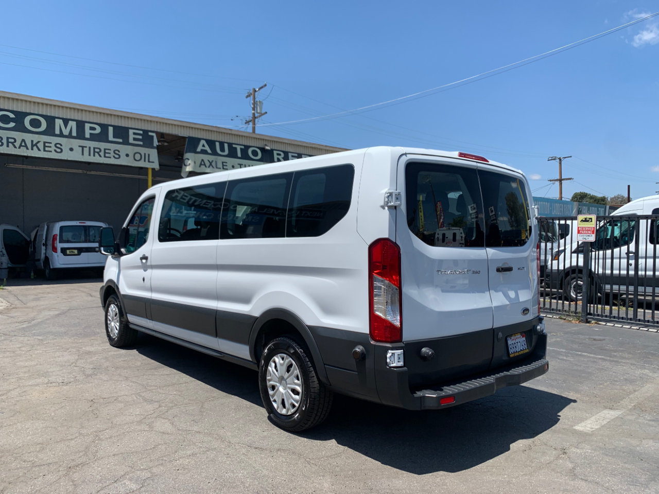 Ford Transit Passenger Wagon T-350 148" Low Roof XLT Swing-Out RH Dr 2018