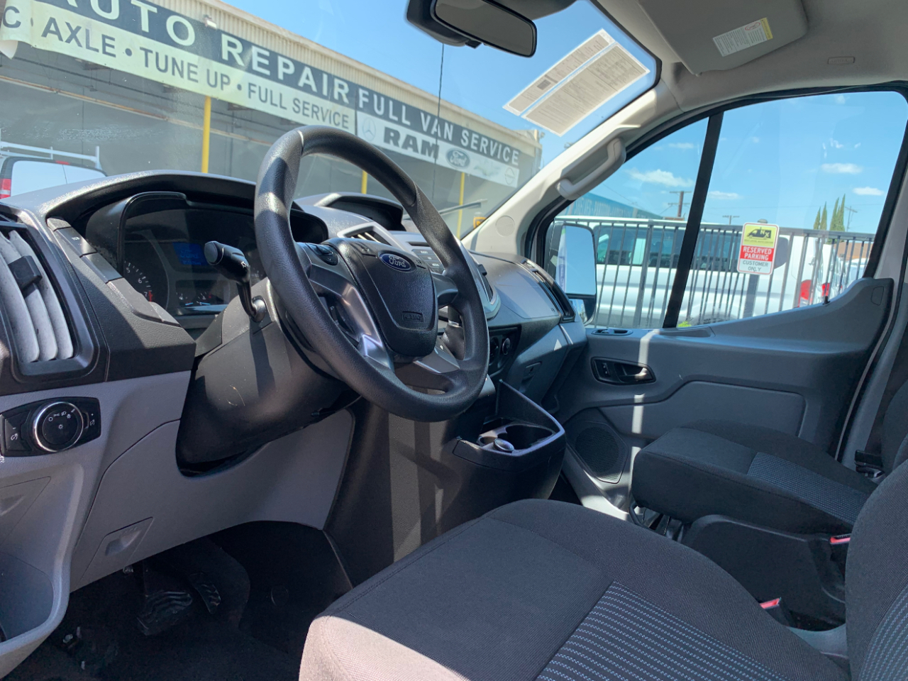 Ford Transit Passenger Wagon T-350 148" Low Roof XLT Swing-Out RH Dr 2018