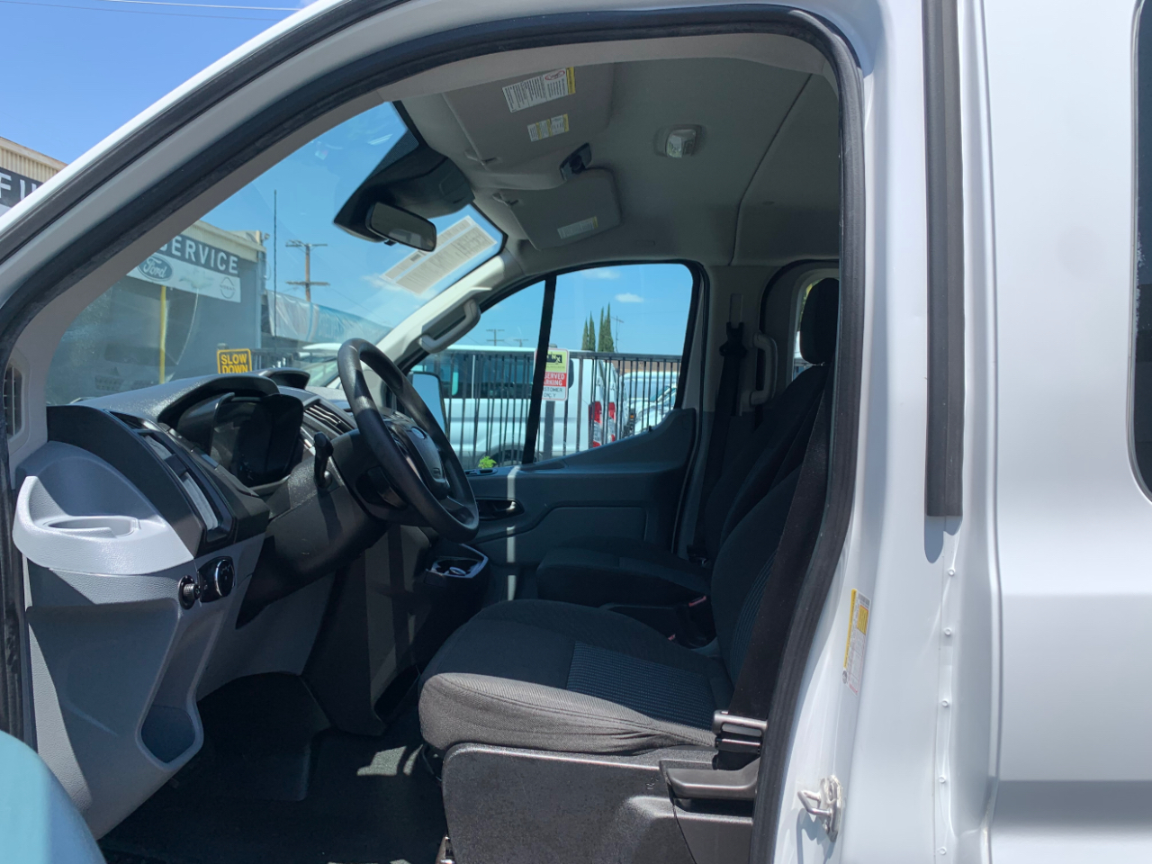 Ford Transit Passenger Wagon T-350 148" Low Roof XLT Swing-Out RH Dr 2018