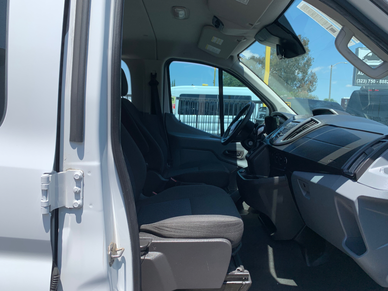 Ford Transit Passenger Wagon T-350 148" Low Roof XLT Swing-Out RH Dr 2018