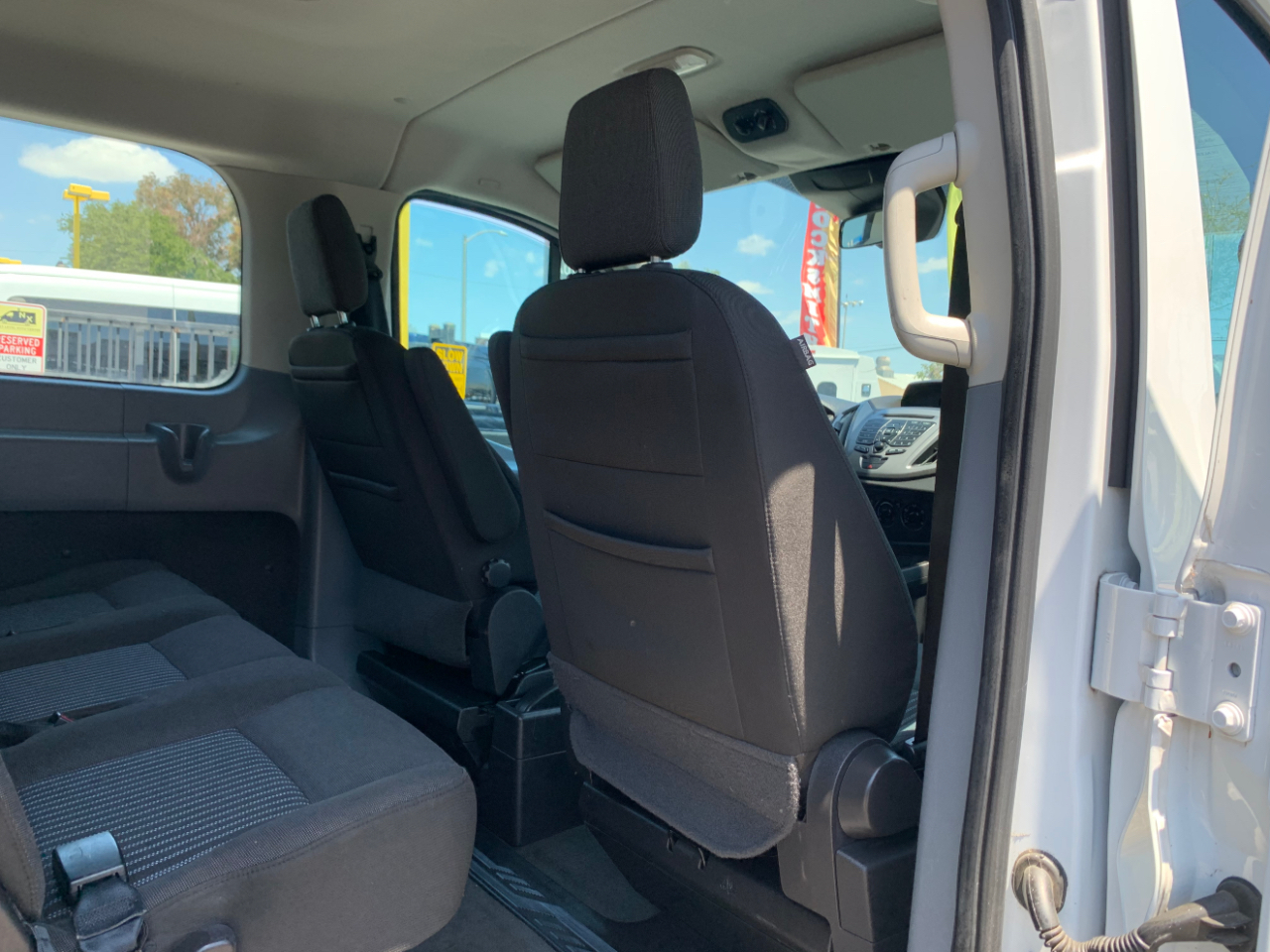 Ford Transit Passenger Wagon T-350 148" Low Roof XLT Swing-Out RH Dr 2018