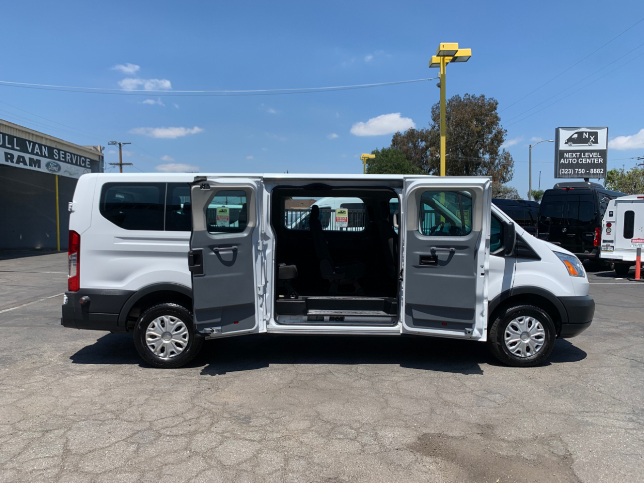 Ford Transit Passenger Wagon T-350 148" Low Roof XLT Swing-Out RH Dr 2018