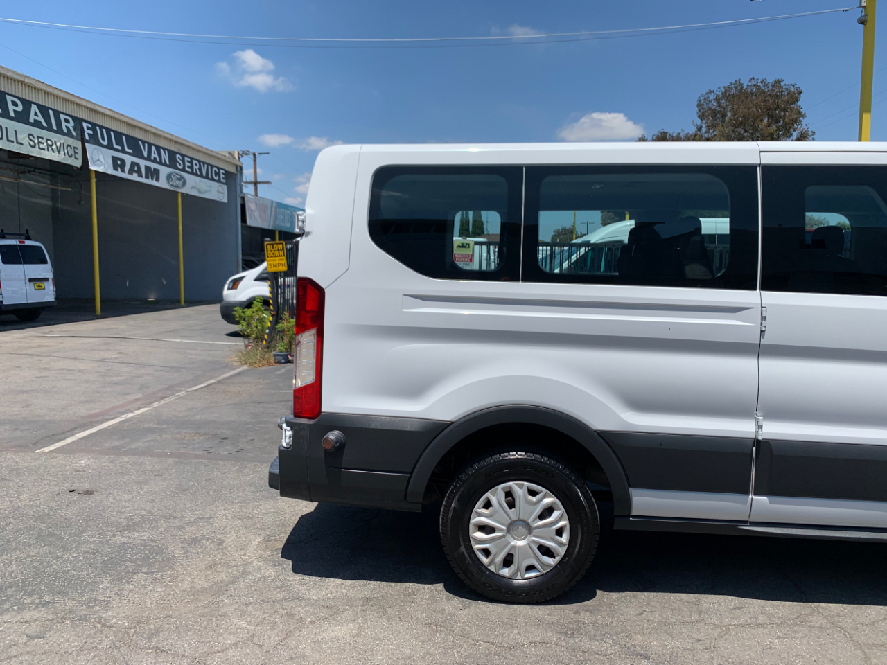 Ford Transit Passenger Wagon T-350 148" Low Roof XLT Swing-Out RH Dr 2018