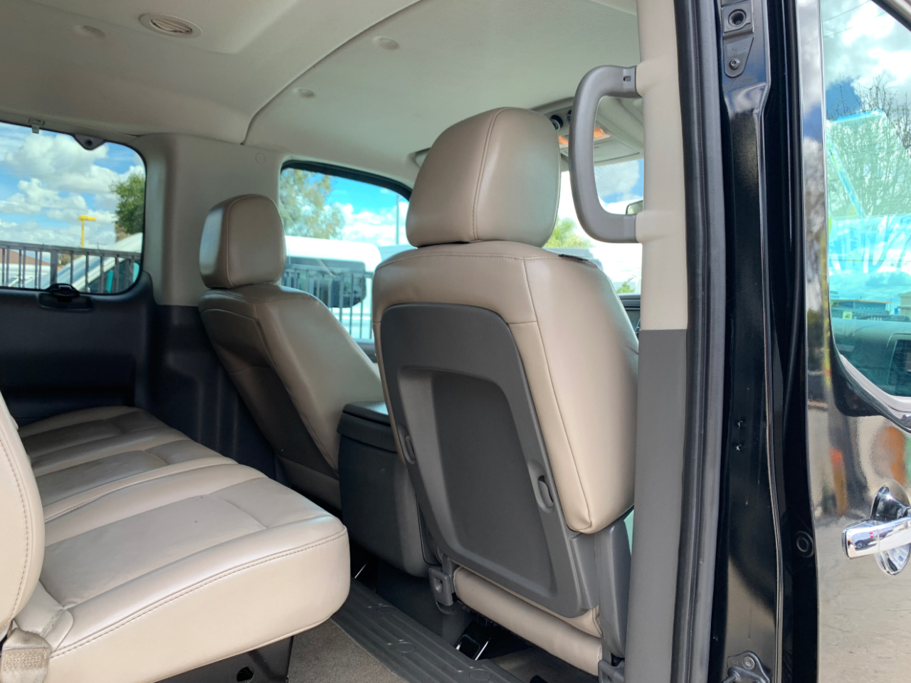 Nissan NV Passenger NV3500 HD SL V8 2019