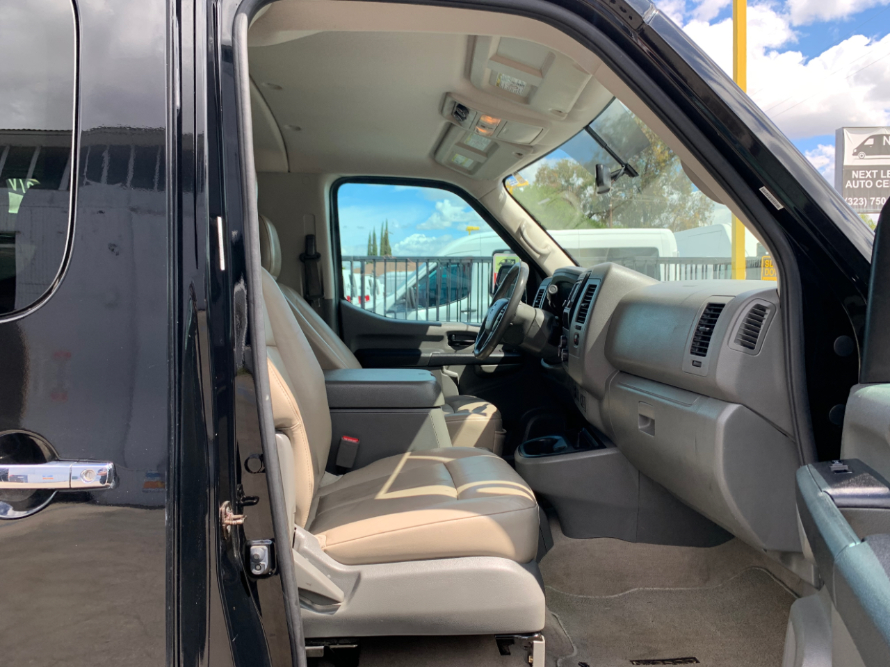 Nissan NV Passenger NV3500 HD SL V8 2019