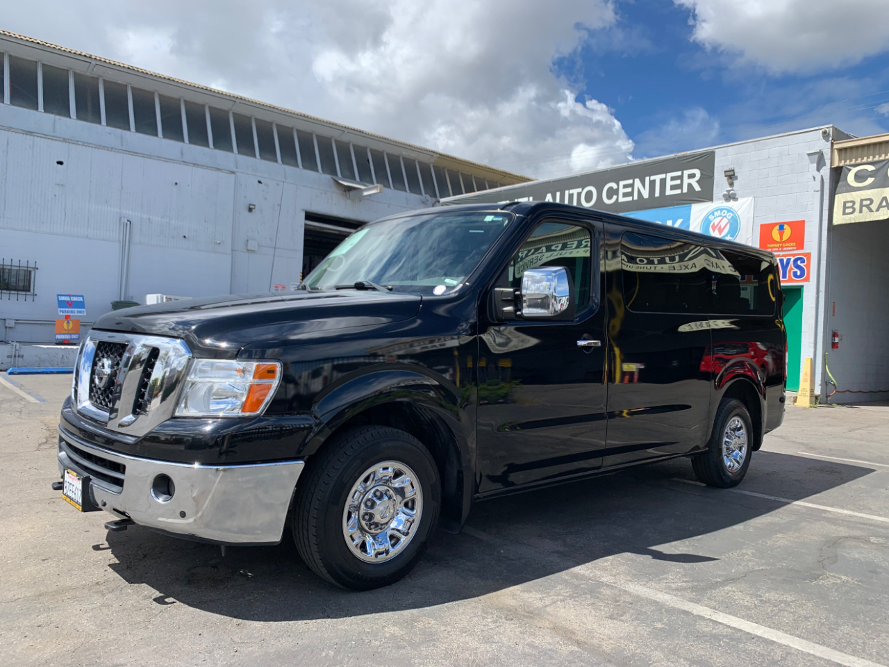 Nissan NV Passenger NV3500 HD SL V8 2019