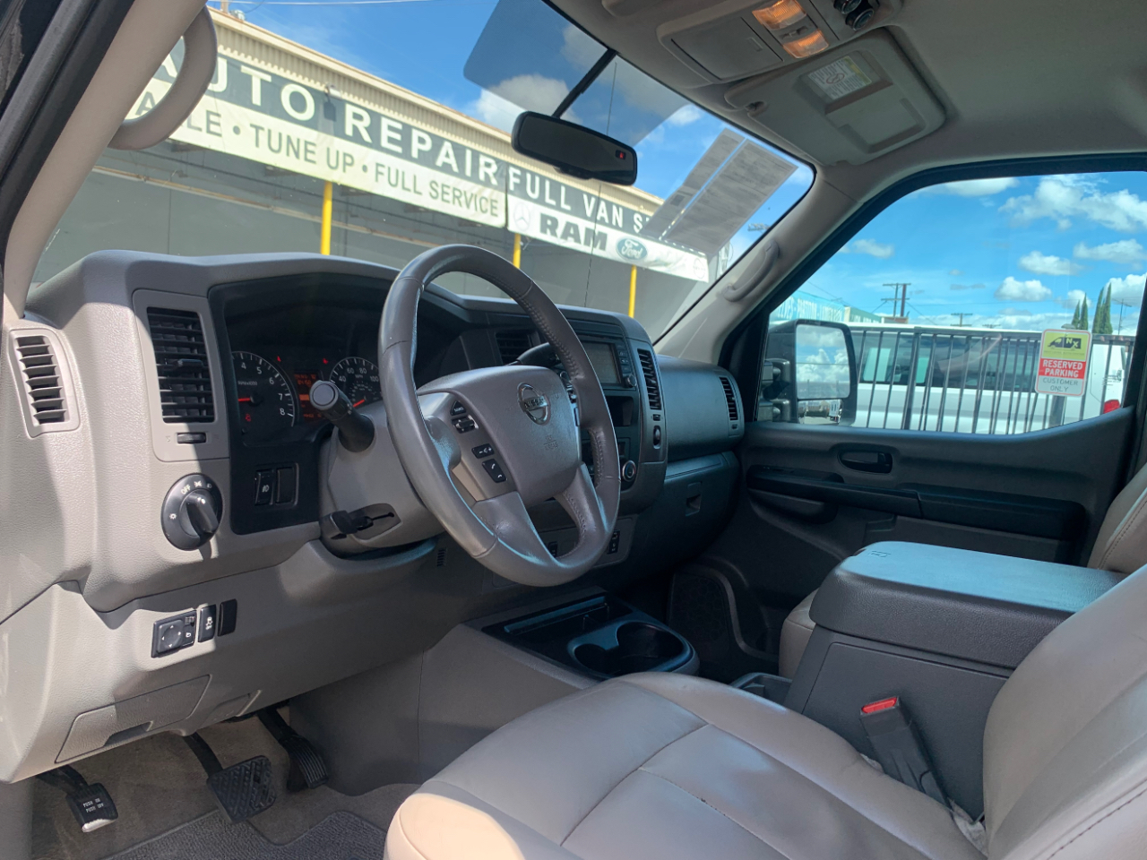 Nissan NV Passenger NV3500 HD SL V8 2019