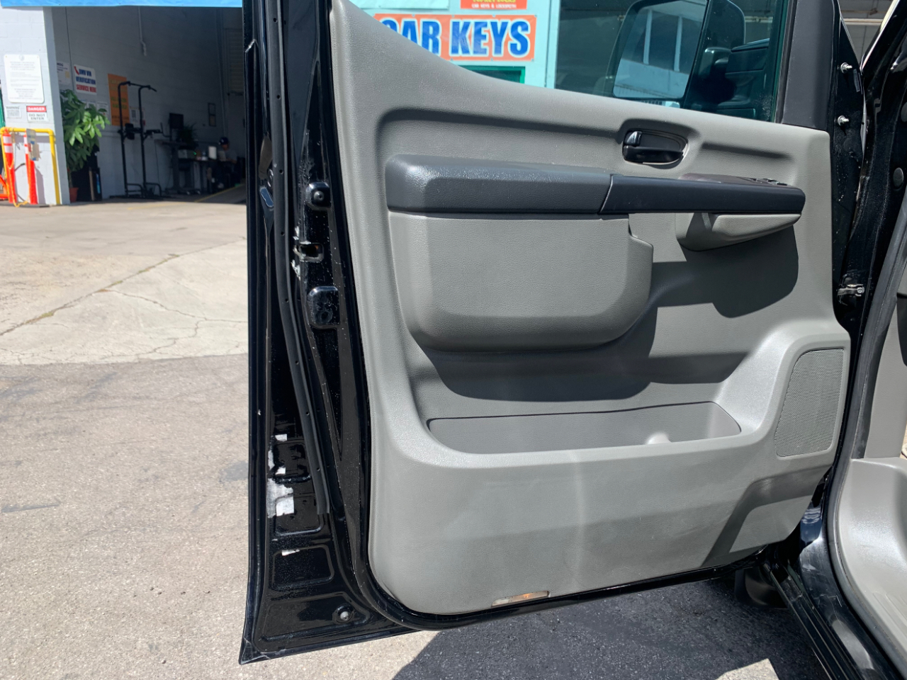 Nissan NV Passenger NV3500 HD SL V8 2019