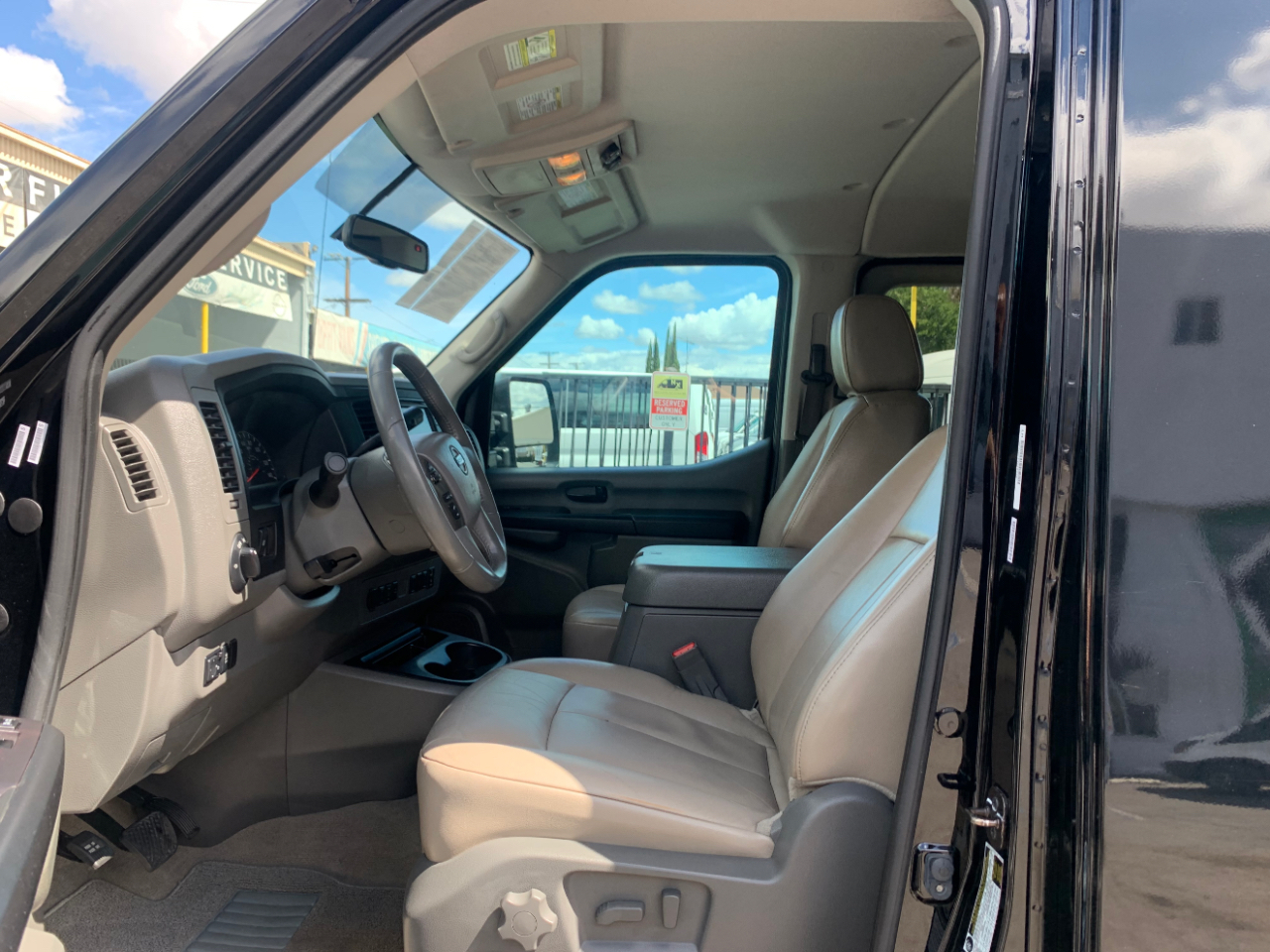 Nissan NV Passenger NV3500 HD SL V8 2019